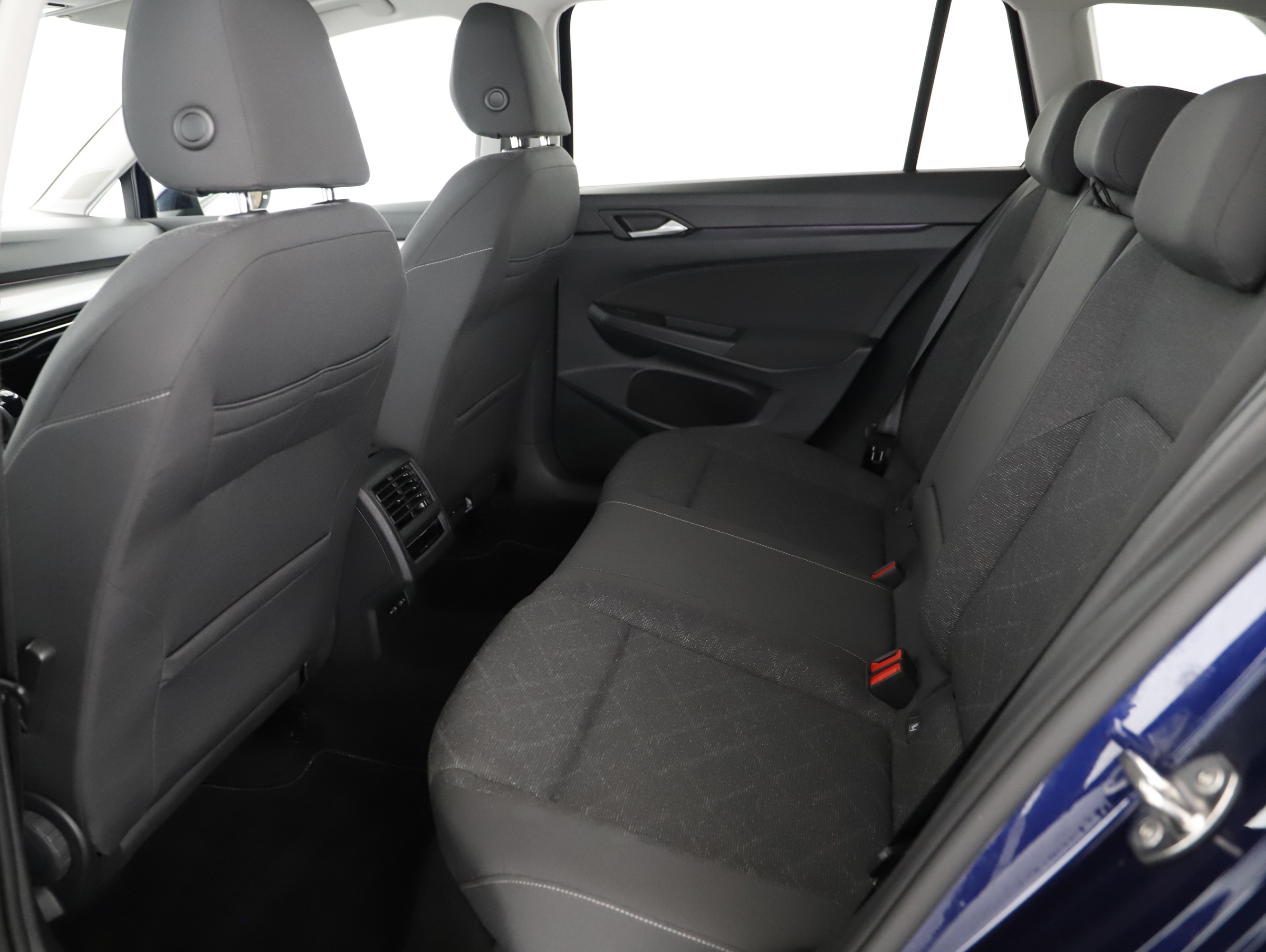 VW Golf VIII Variant 2.0 TDI Life | Bild 4 von 20