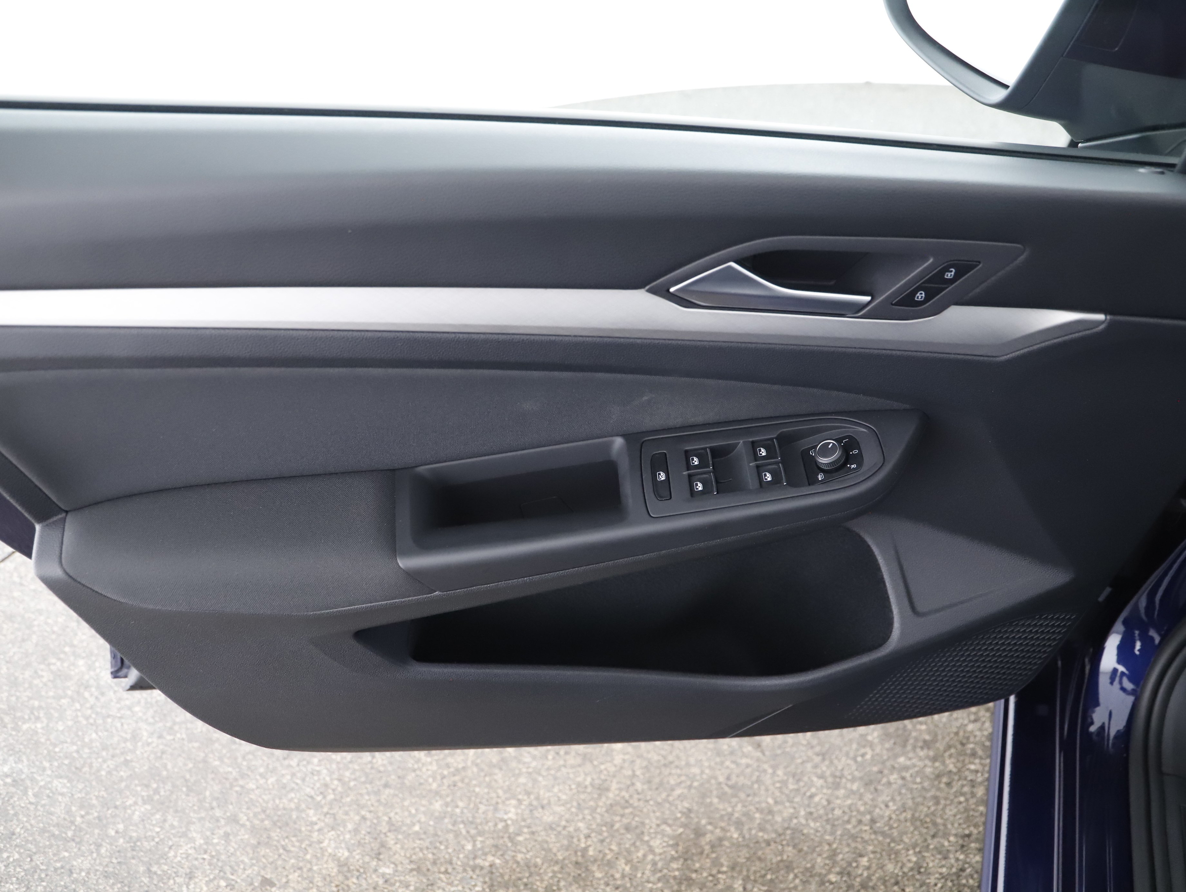 VW Golf VIII Variant 2.0 TDI Life | Bild 8 von 20