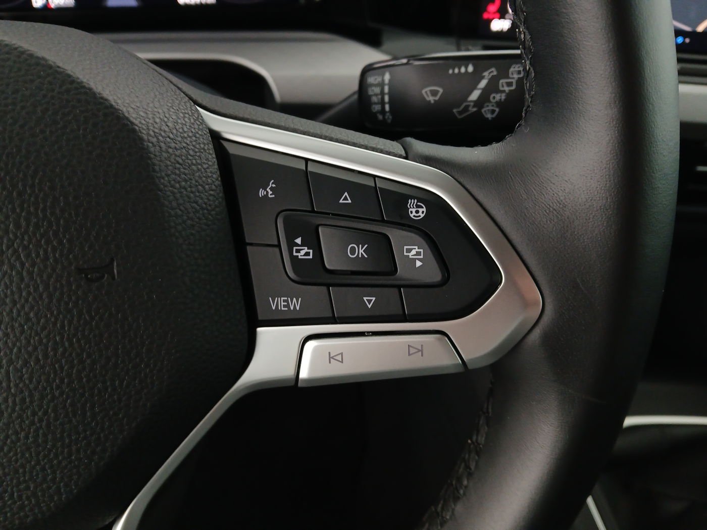 VW Golf VIII Variant 2.0 TDI Life | Bild 12 von 21