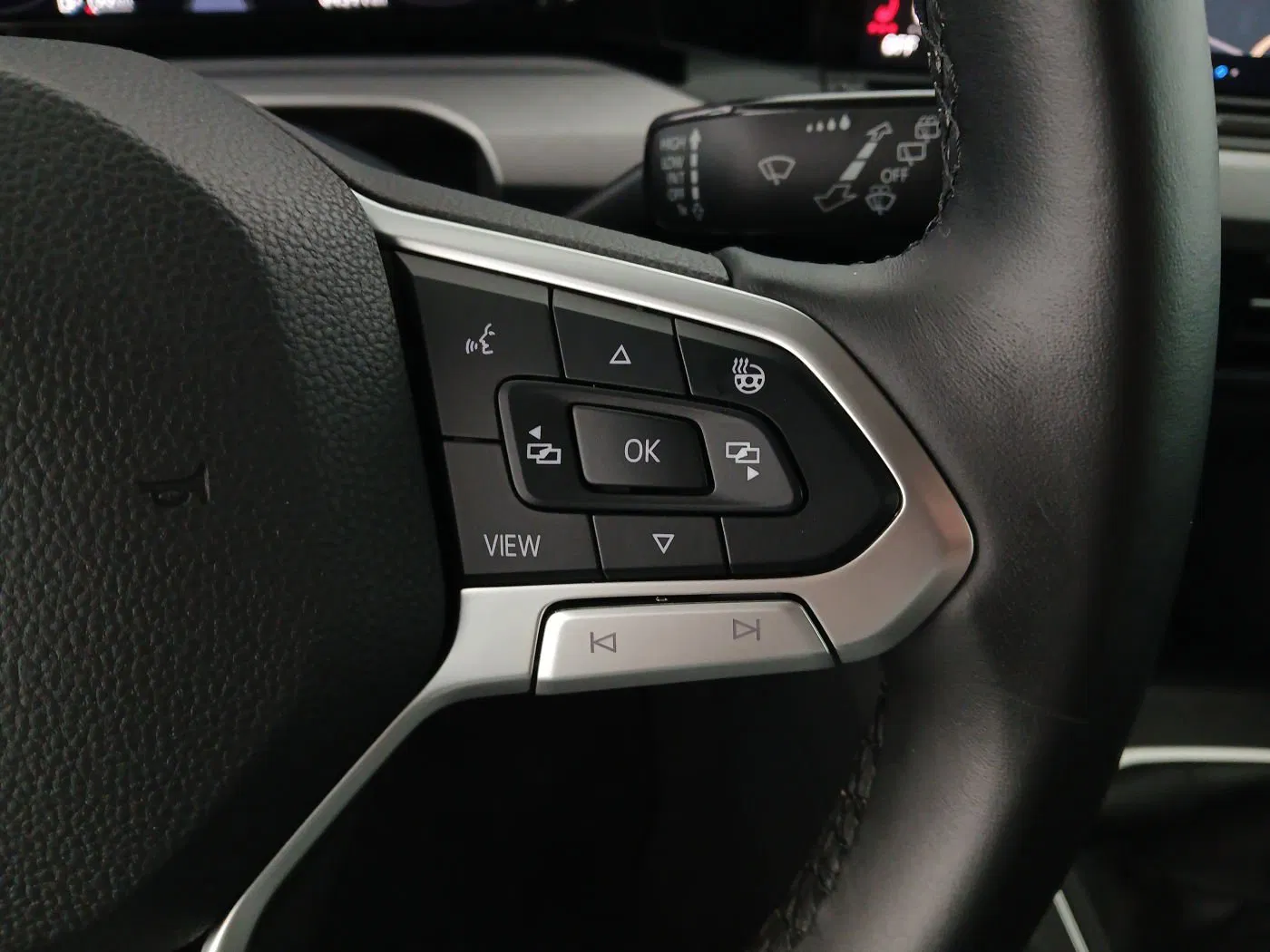 VW Golf VIII Variant 2.0 TDI Life | Bild 12 von 21