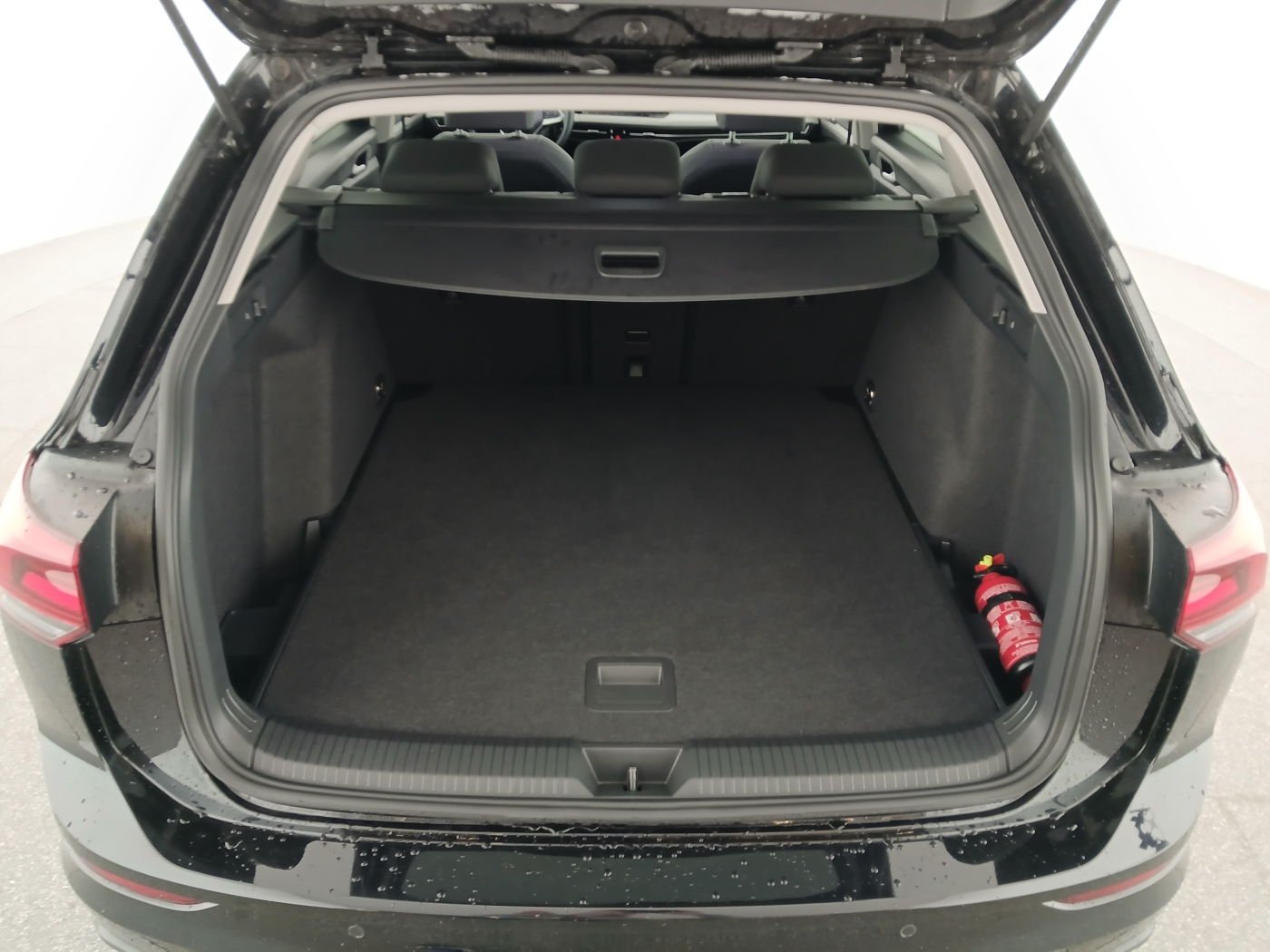 VW Golf VIII Variant 2.0 TDI Life | Bild 4 von 21