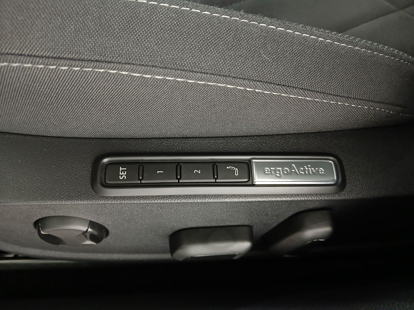 VW Golf VIII Variant 2.0 TDI Life | Bild 6 von 21