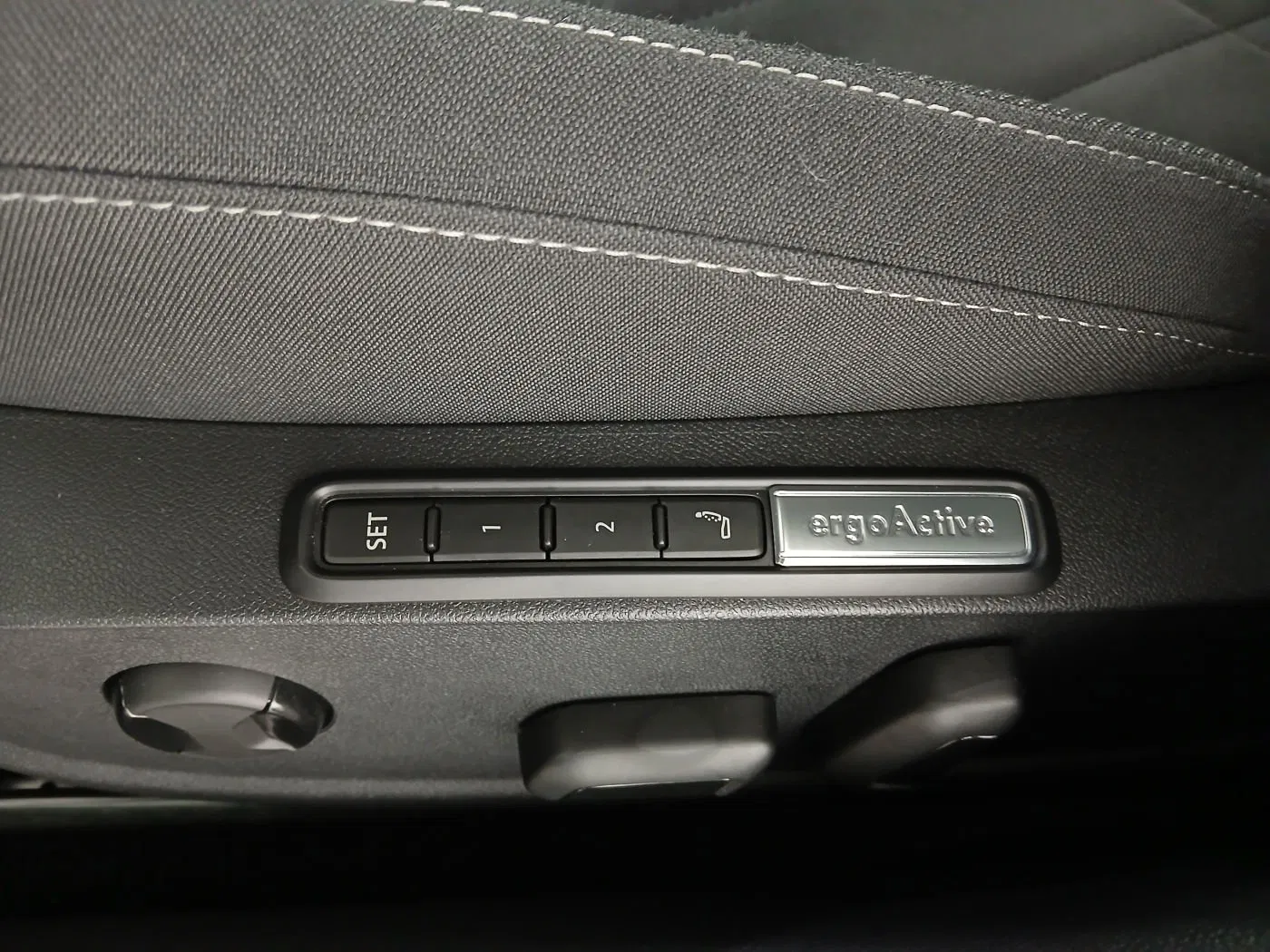 VW Golf VIII Variant 2.0 TDI Life | Bild 6 von 21