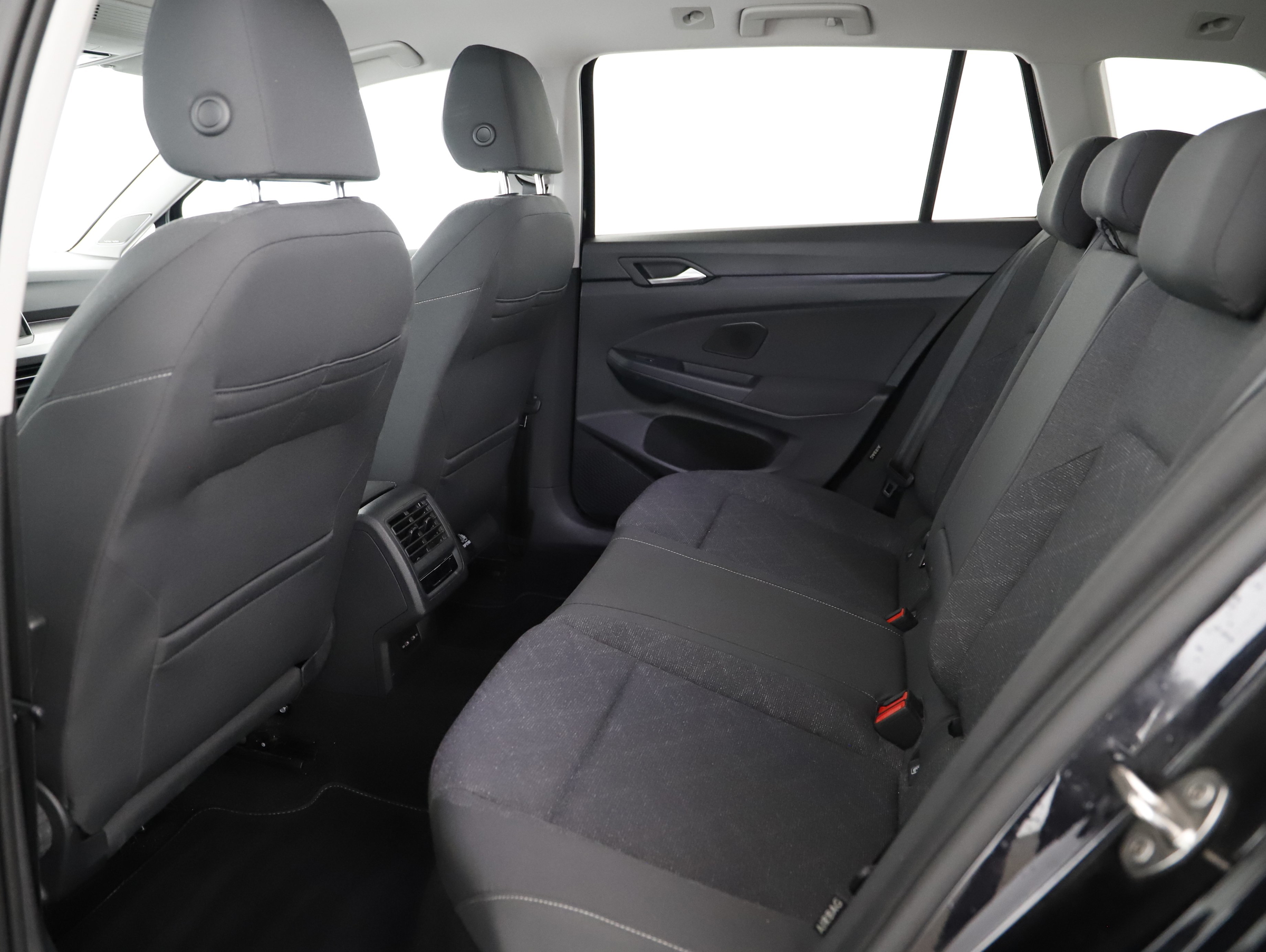 VW Golf VIII Variant 2.0 TDI Life | Bild 6 von 22