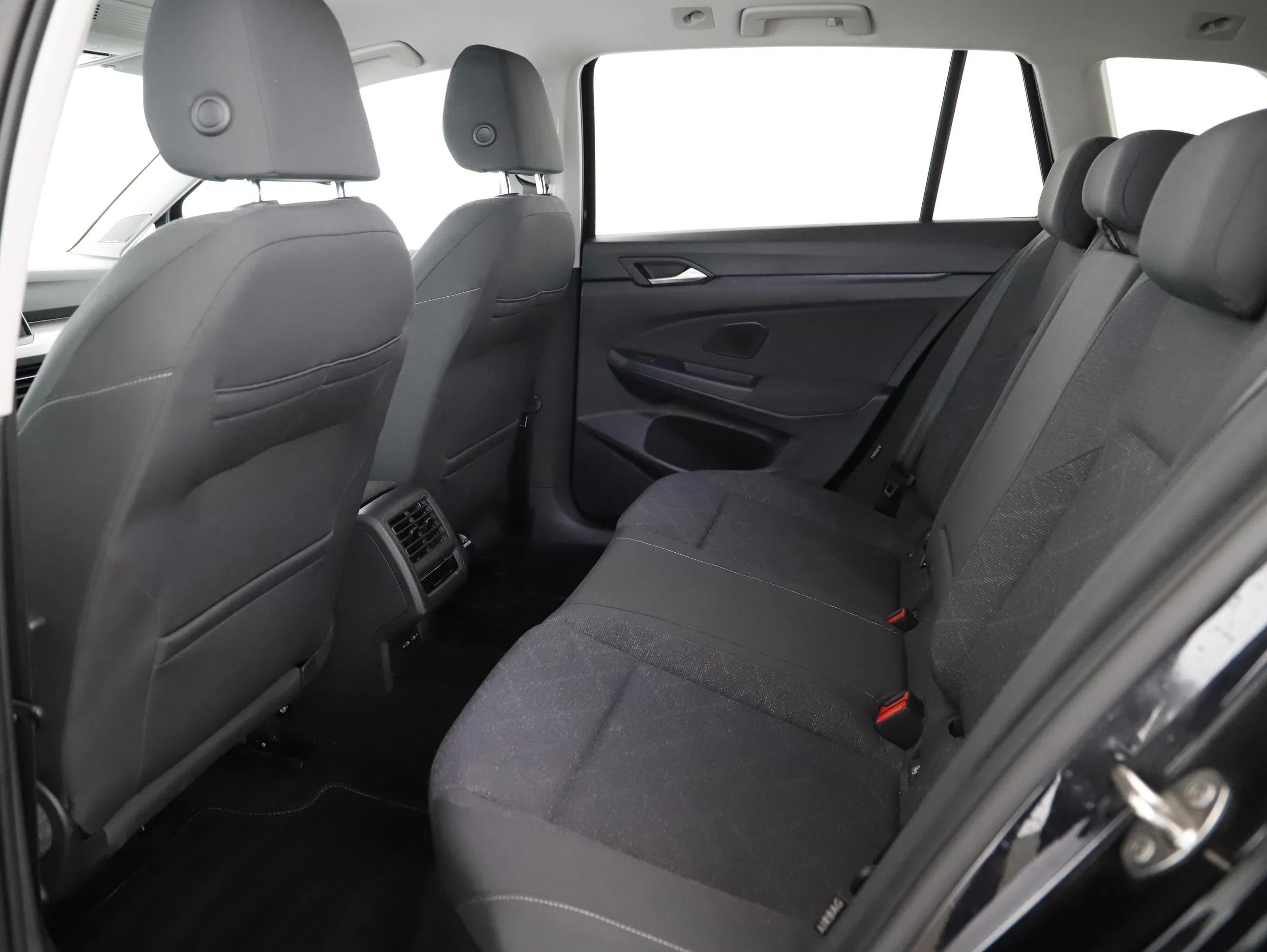 VW Golf VIII Variant 2.0 TDI Life | Bild 6 von 22
