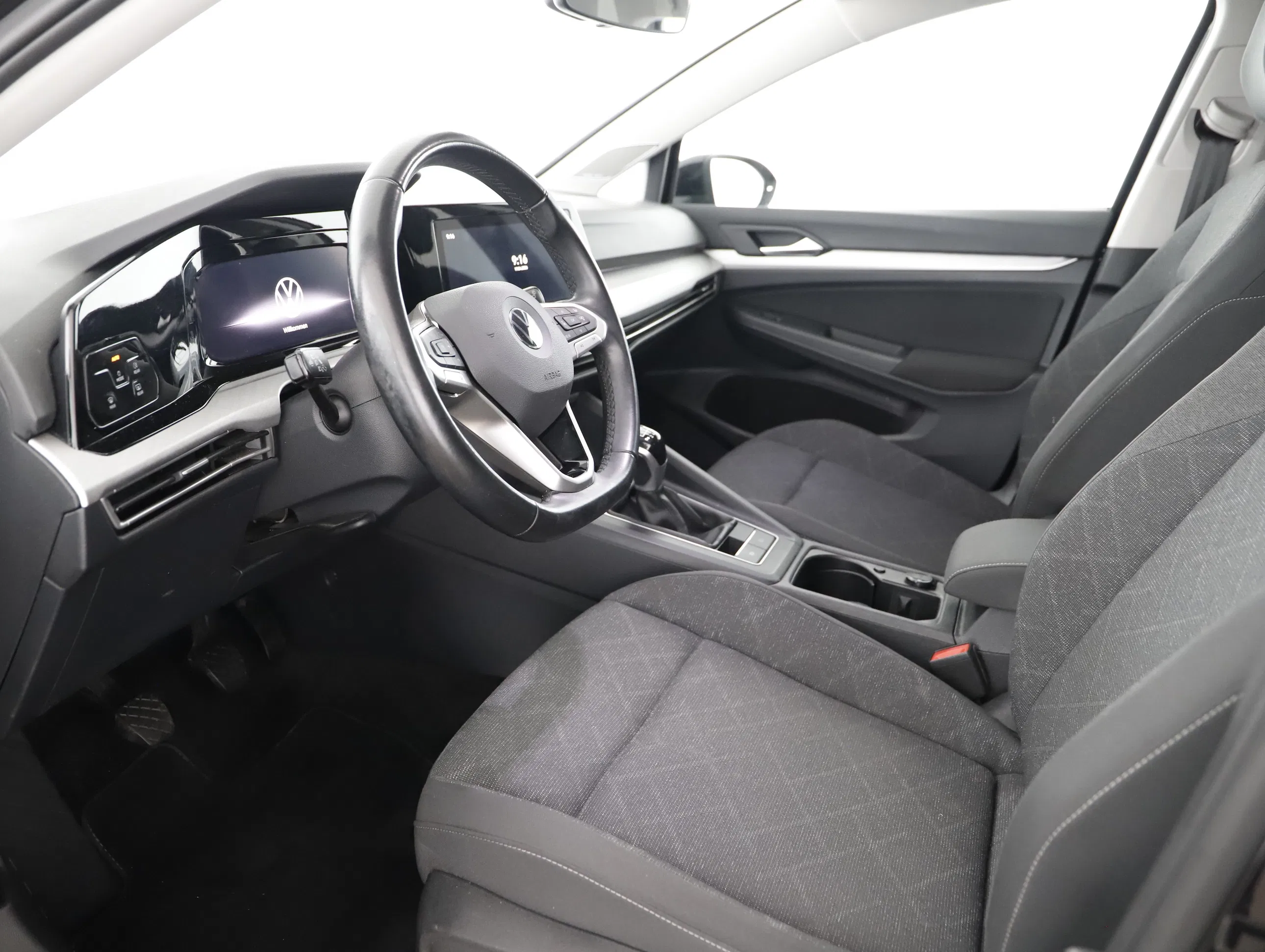 VW Golf VIII Variant 2.0 TDI Life | Bild 7 von 22