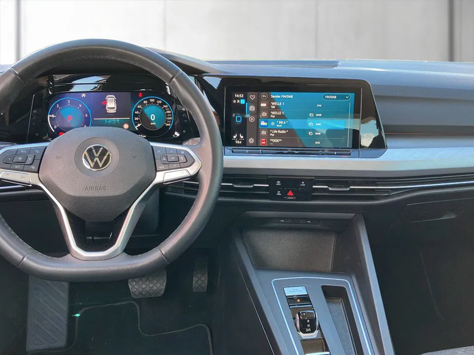 VW Golf VIII Var. 2.0 TDI Life DSG | Bild 9 von 21