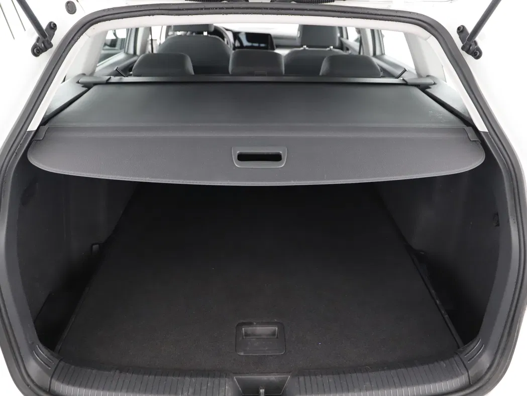 Bild eines VW Golf VIII Var. 2.0 TDI Life DSG