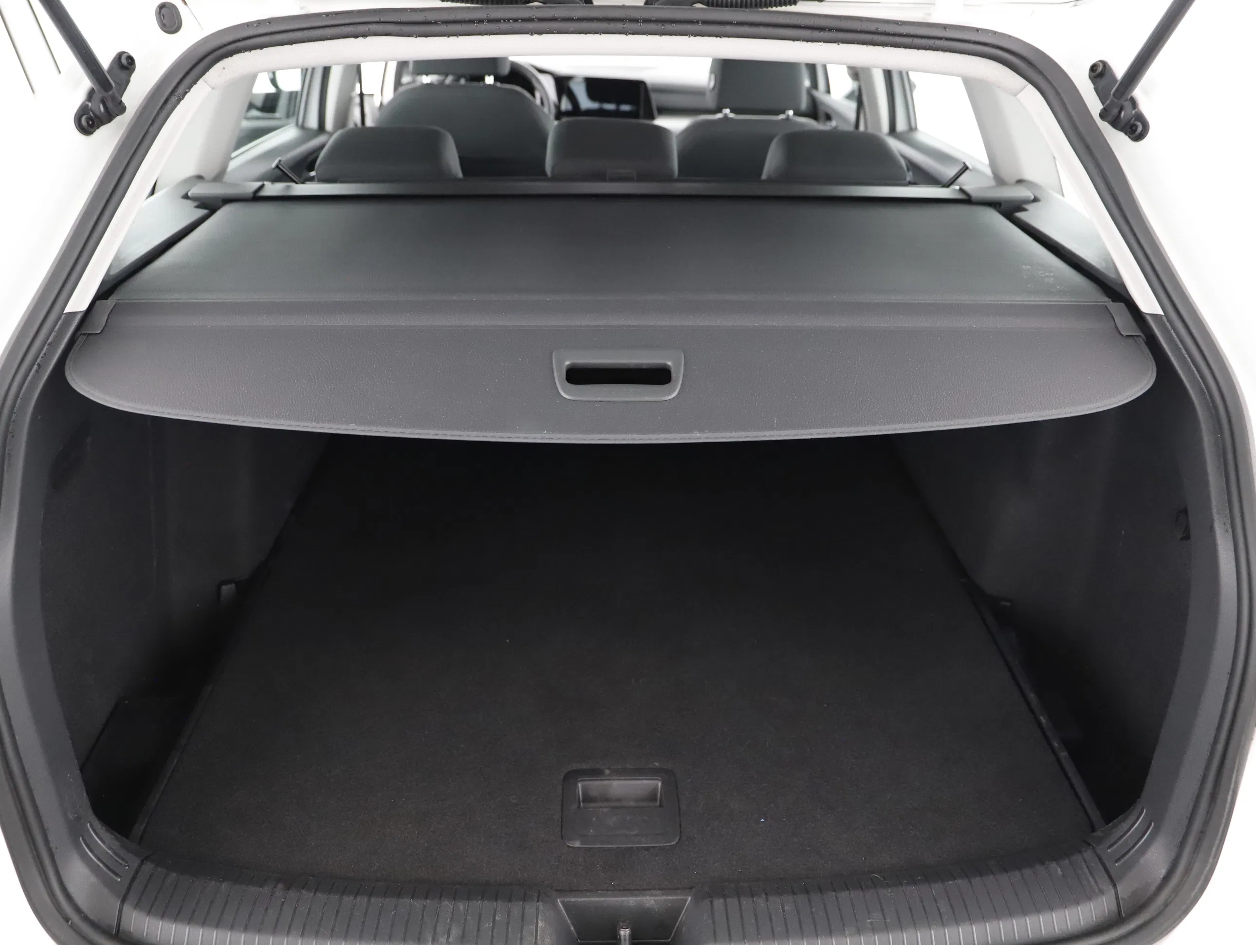 VW Golf VIII Var. 2.0 TDI Life DSG | Bild 1 von 19