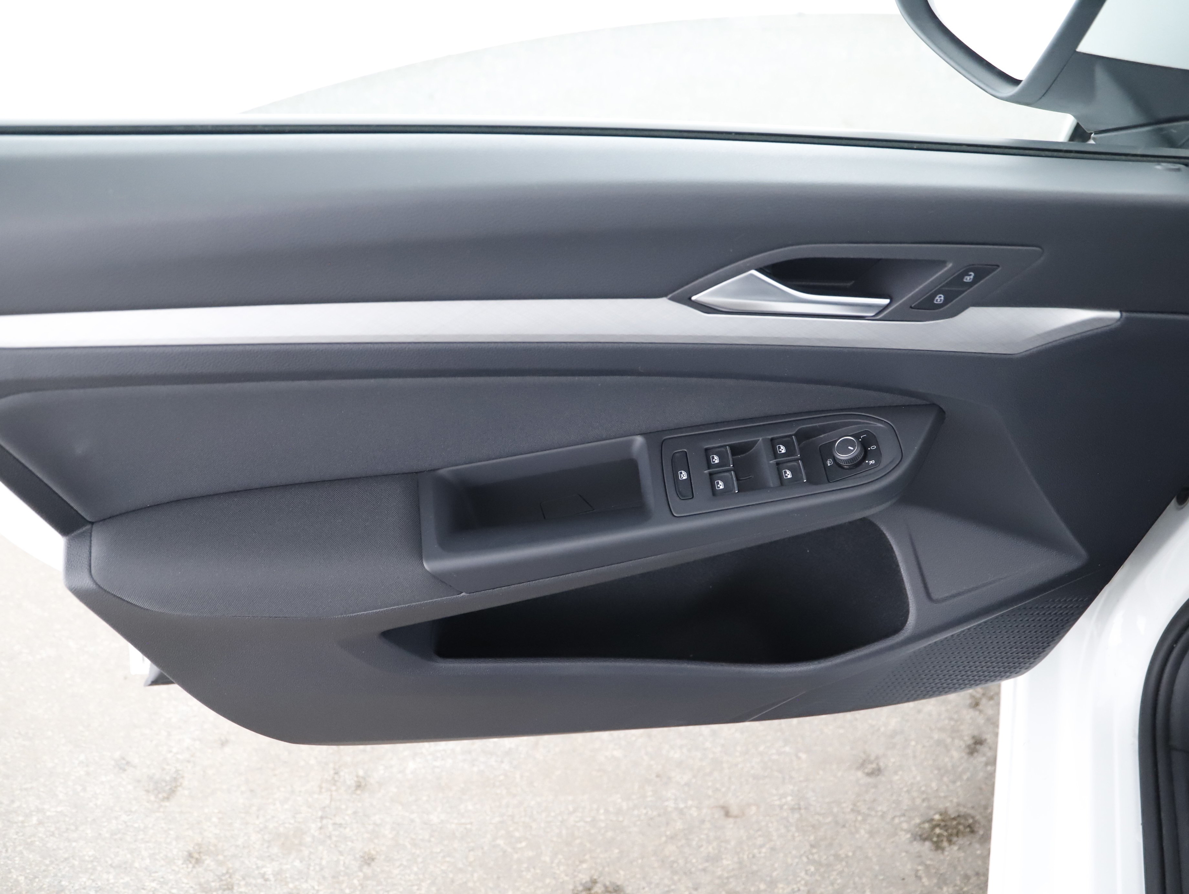 VW Golf VIII Var. 2.0 TDI Life DSG | Bild 6 von 19
