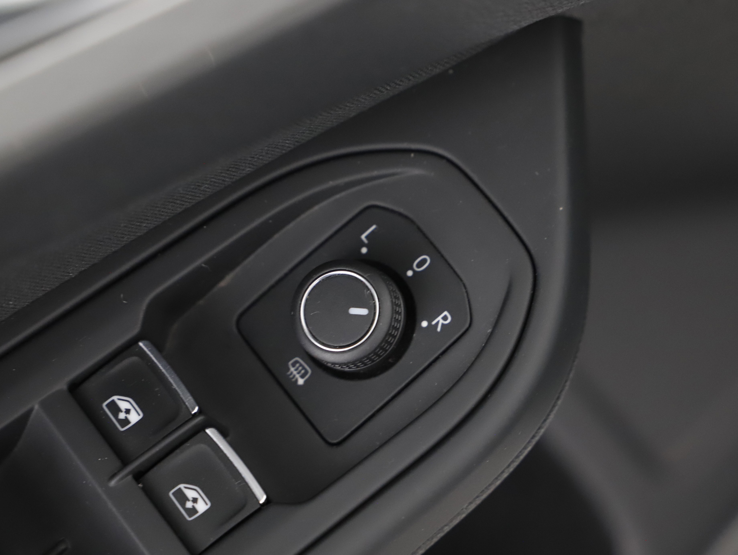 VW Golf VIII Var. 2.0 TDI Life DSG | Bild 7 von 19