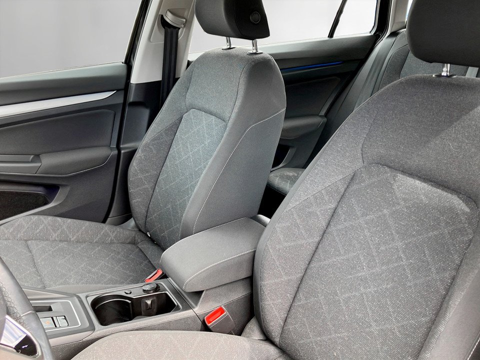 VW Golf VIII Var. 2.0 TDI Life DSG | Bild 9 von 24