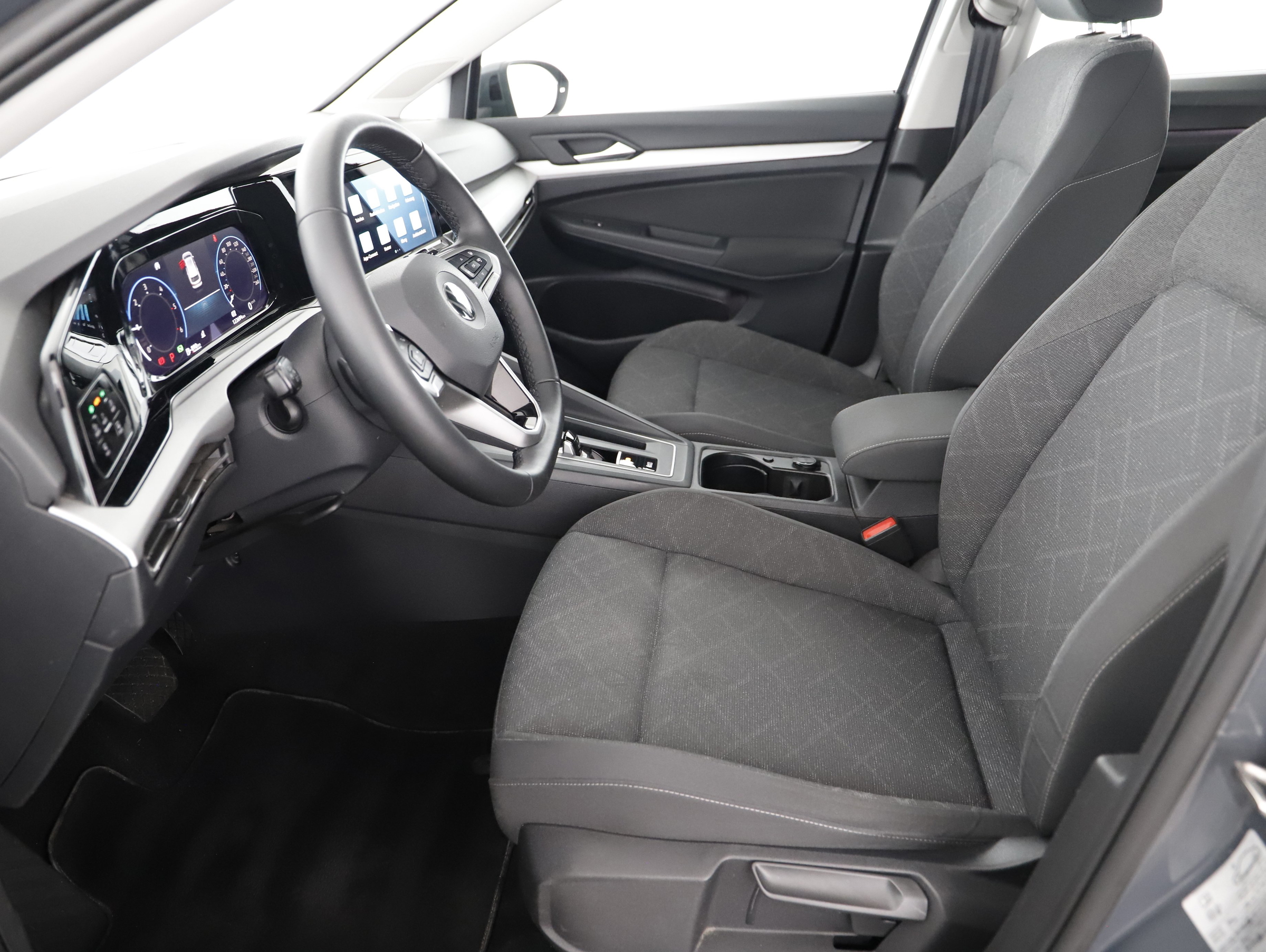 VW Golf VIII Variant 2.0 TDI Life | Bild 14 von 31