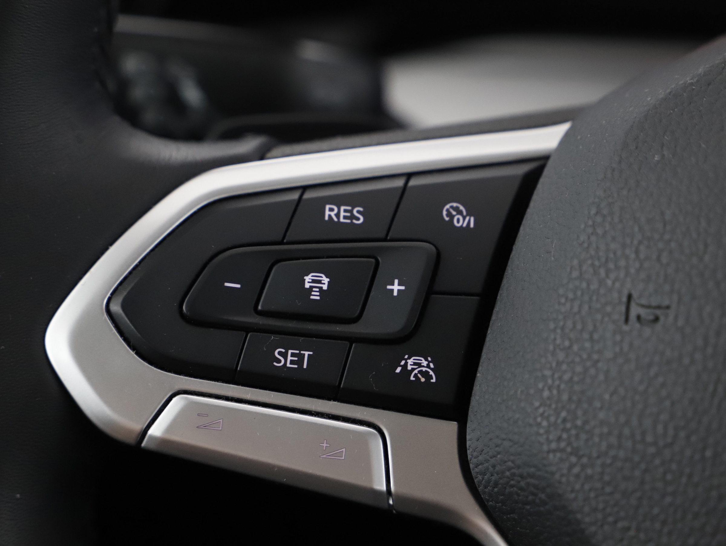 VW Golf VIII Variant 2.0 TDI Life | Bild 18 von 31