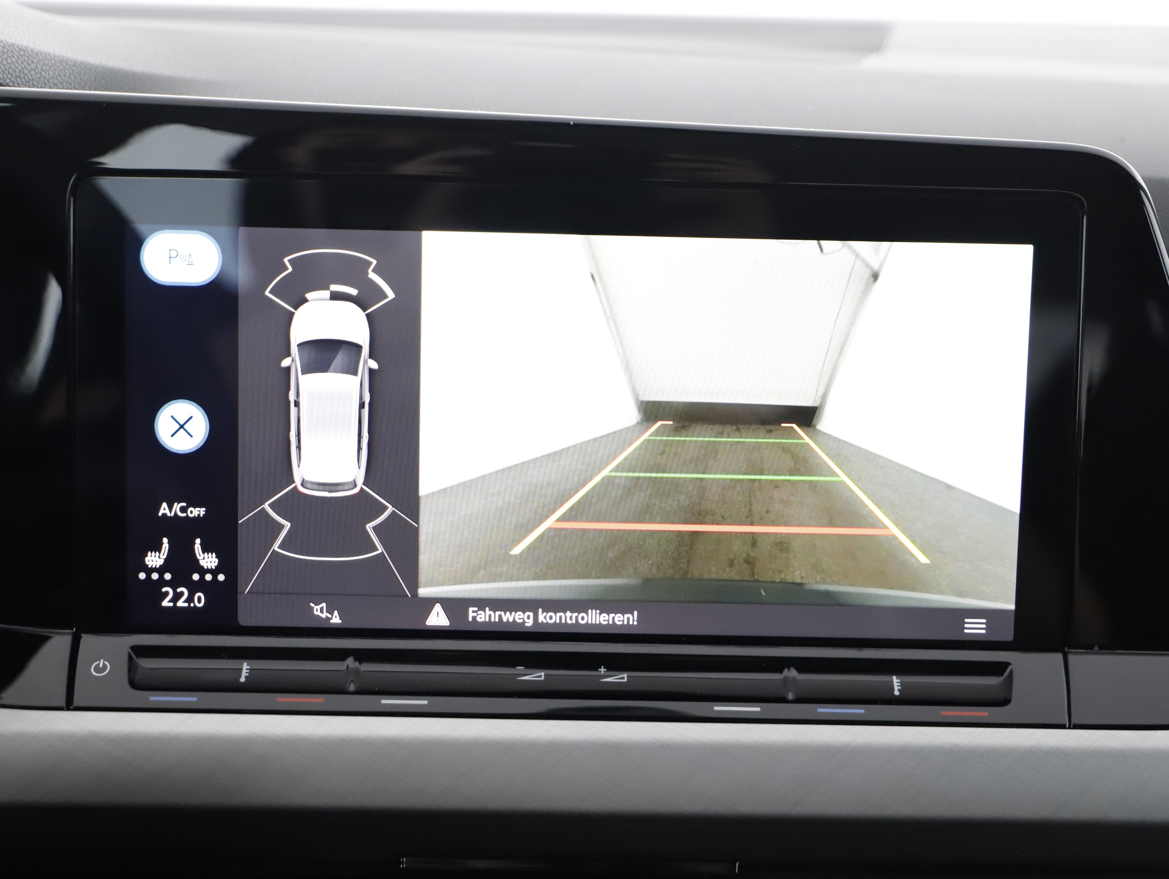 VW Golf VIII Variant 2.0 TDI Life | Bild 22 von 31