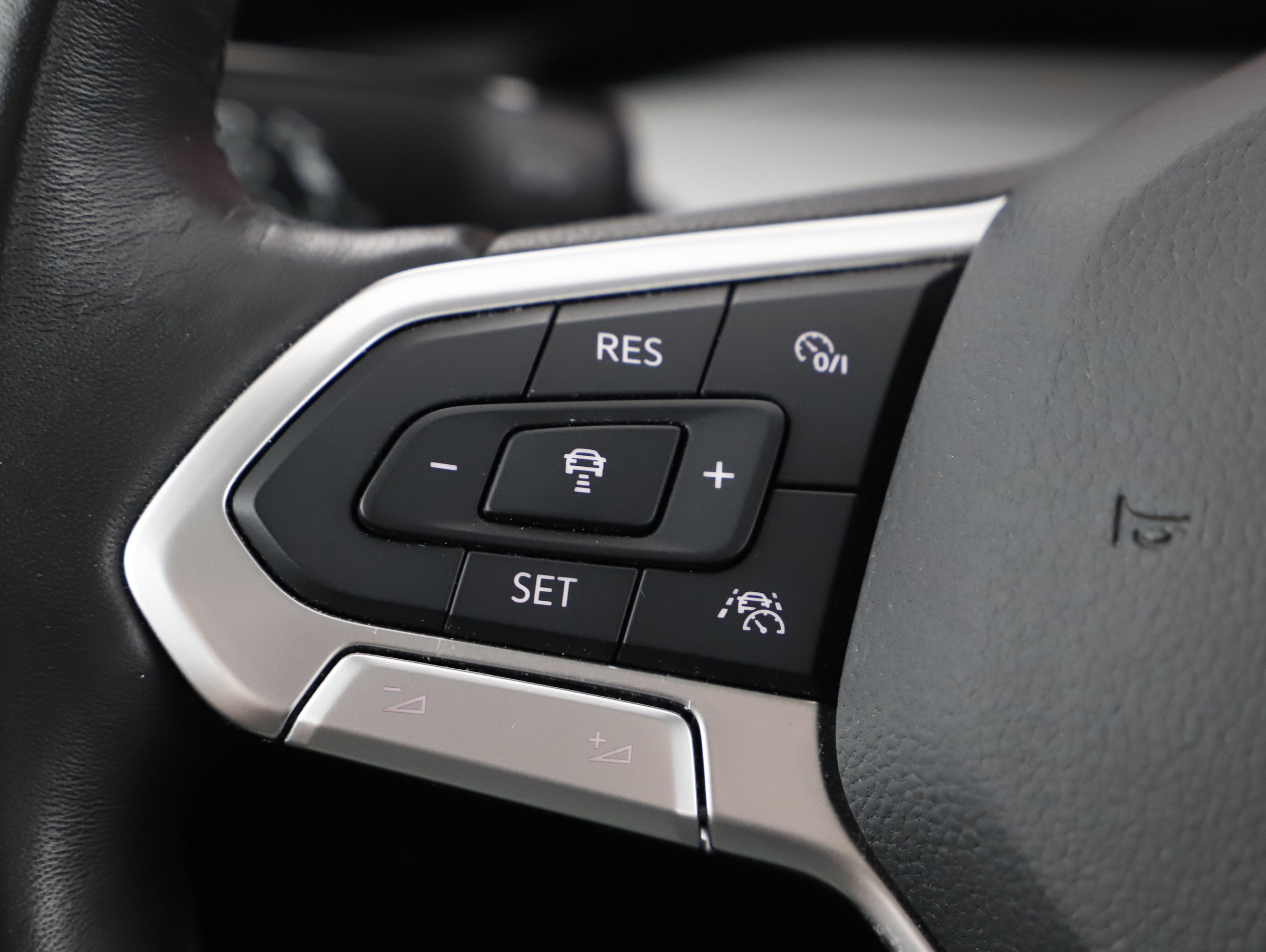 VW Golf VIII Variant 2.0 TDI Life | Bild 9 von 23