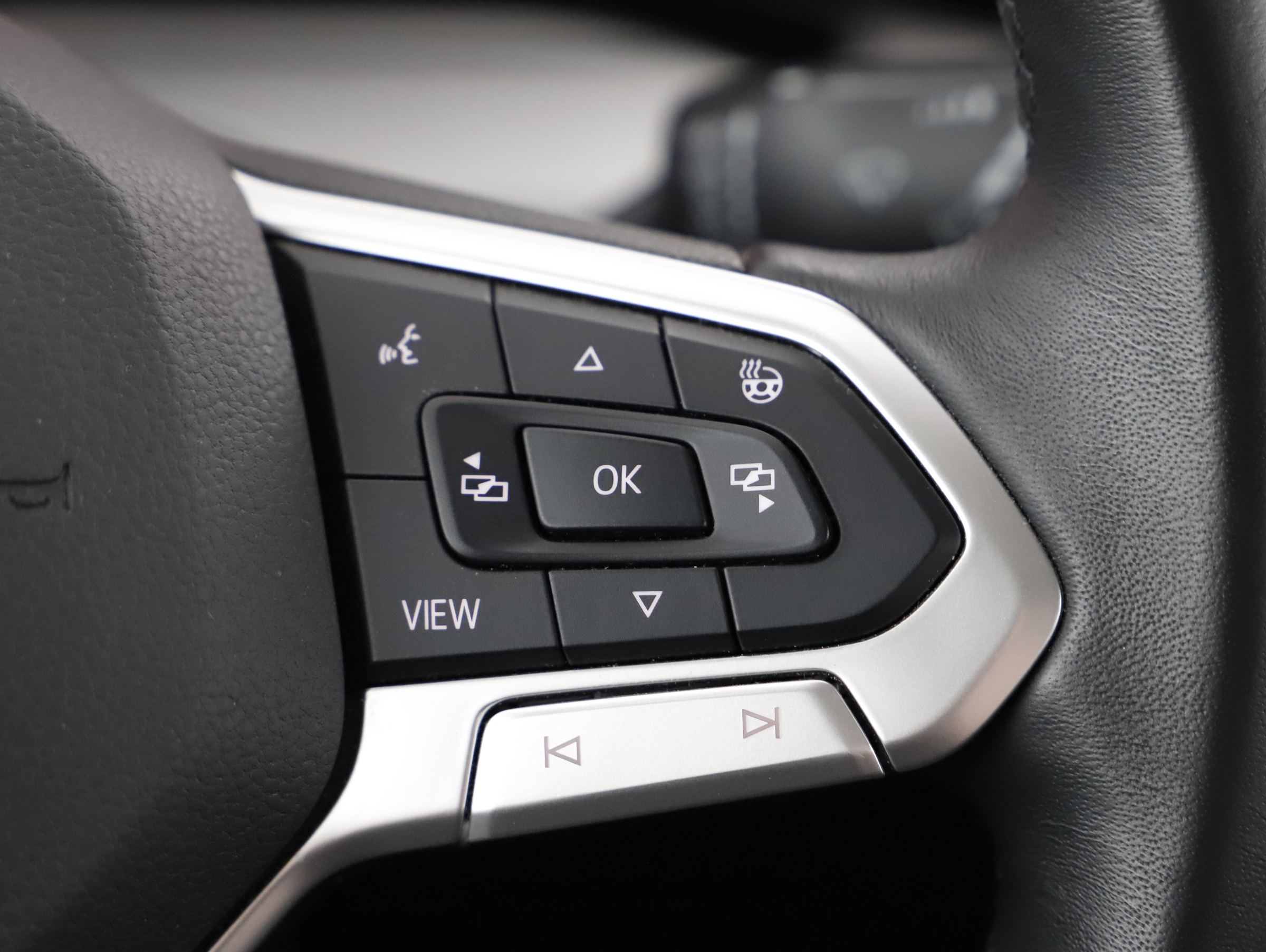 VW Golf VIII Variant 2.0 TDI Life | Bild 10 von 23