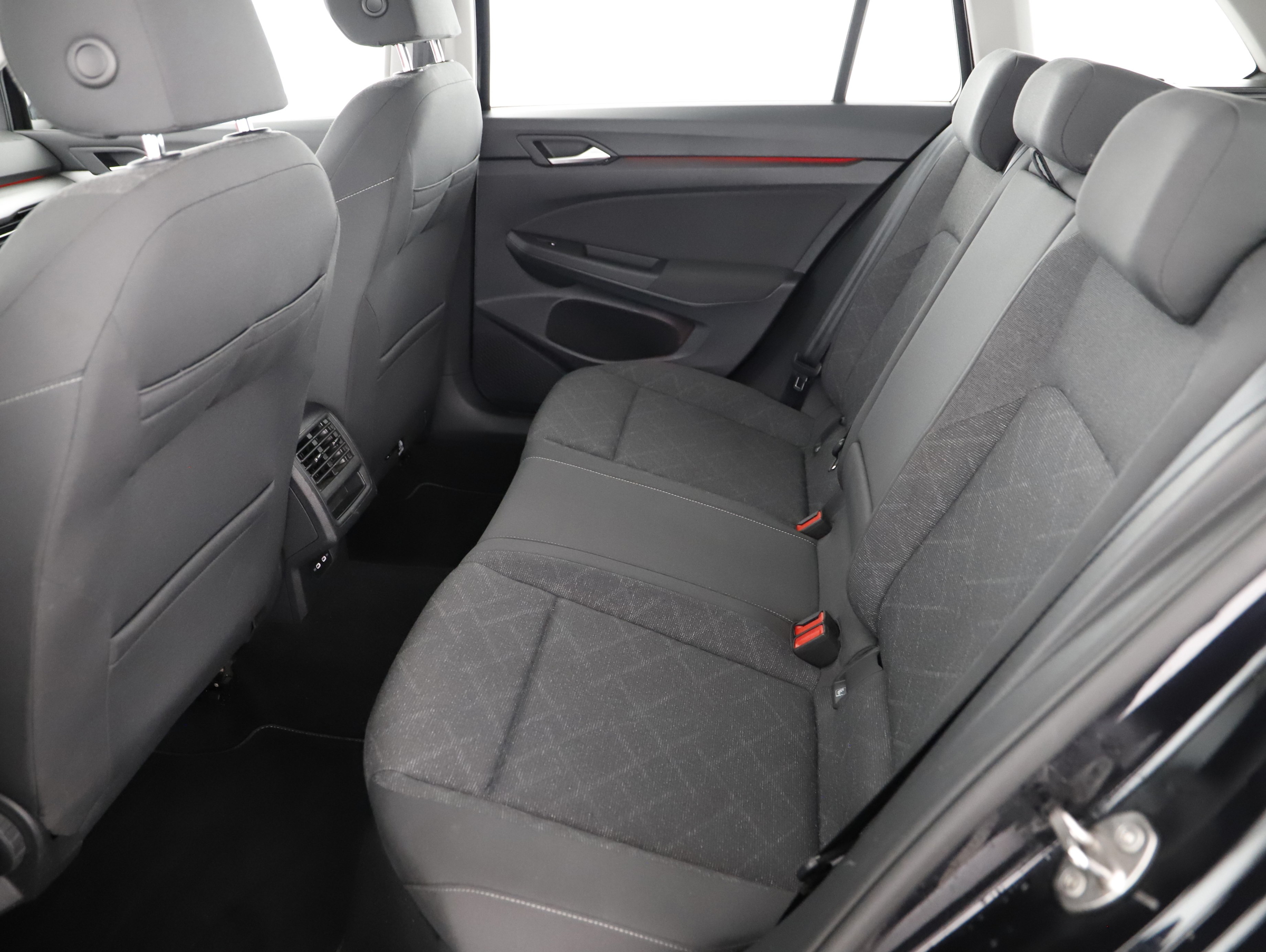 VW Golf VIII Variant 2.0 TDI Life | Bild 18 von 23