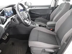 VW Golf VIII 2.0 TDI | Thumbnail 1 von 21
