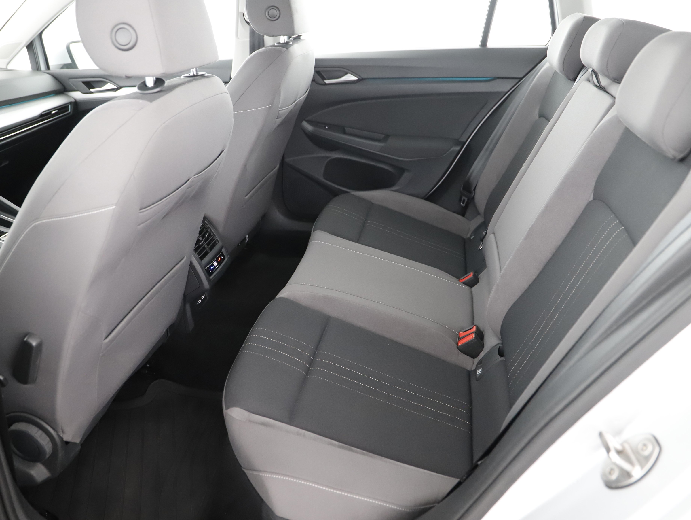 VW Golf VIII 2.0 TDI | Bild 2 von 21