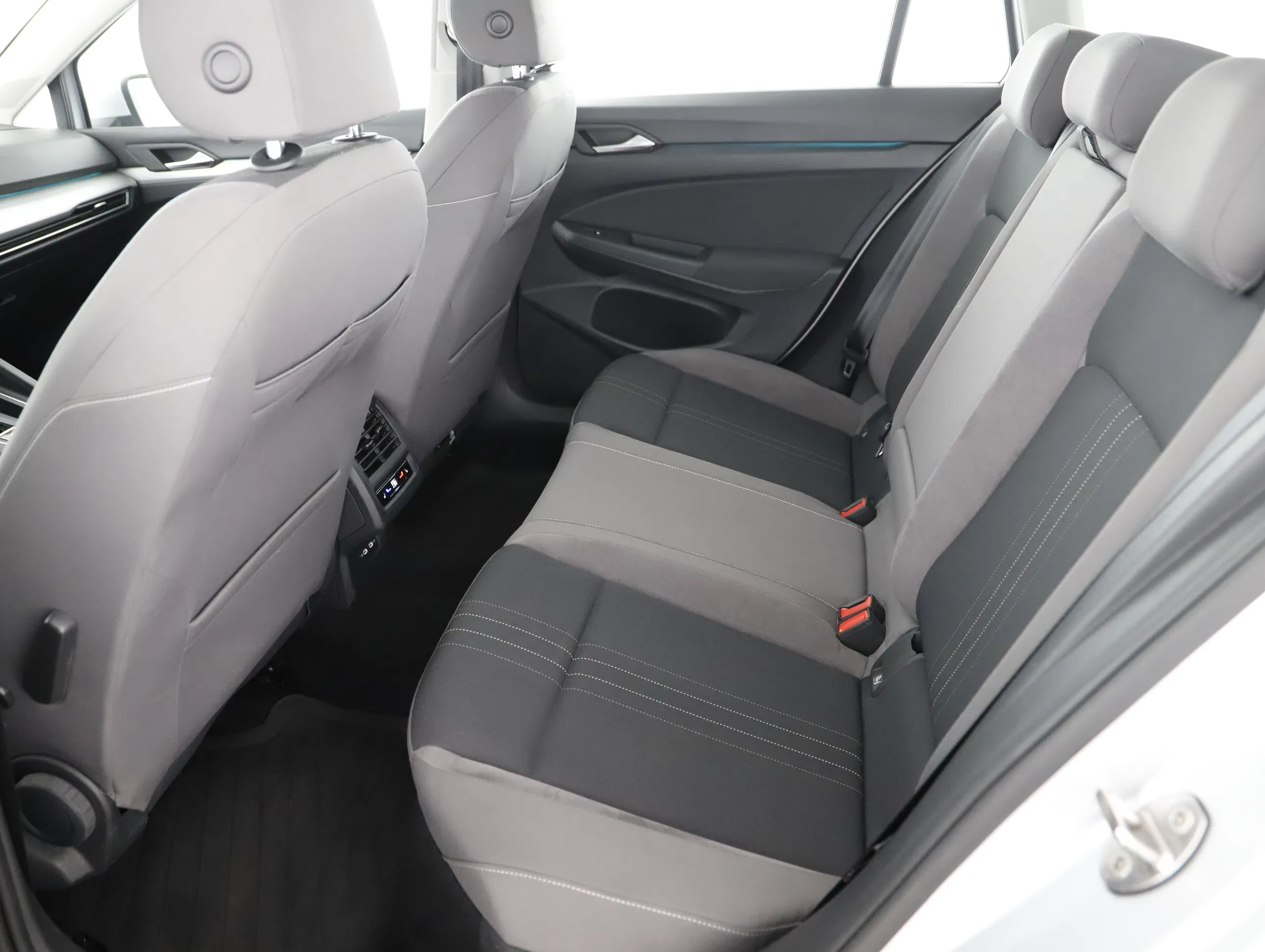 VW Golf VIII 2.0 TDI | Bild 2 von 21
