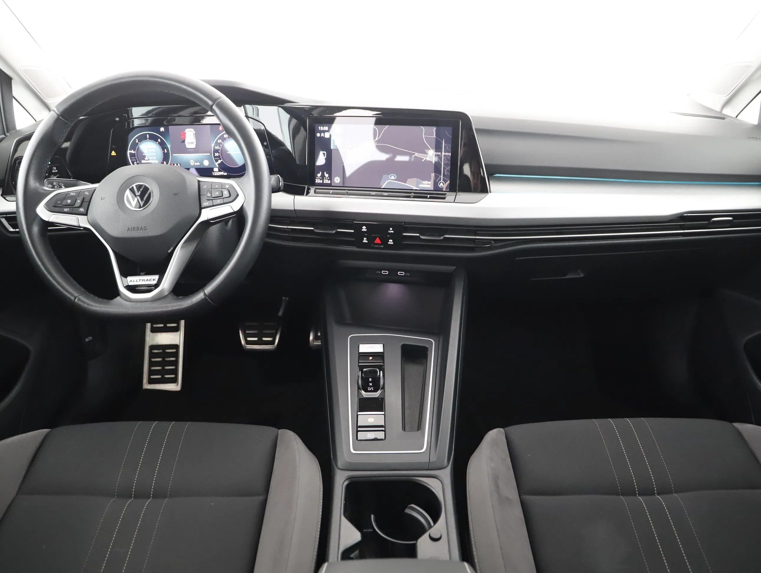 VW Golf VIII 2.0 TDI | Bild 3 von 21