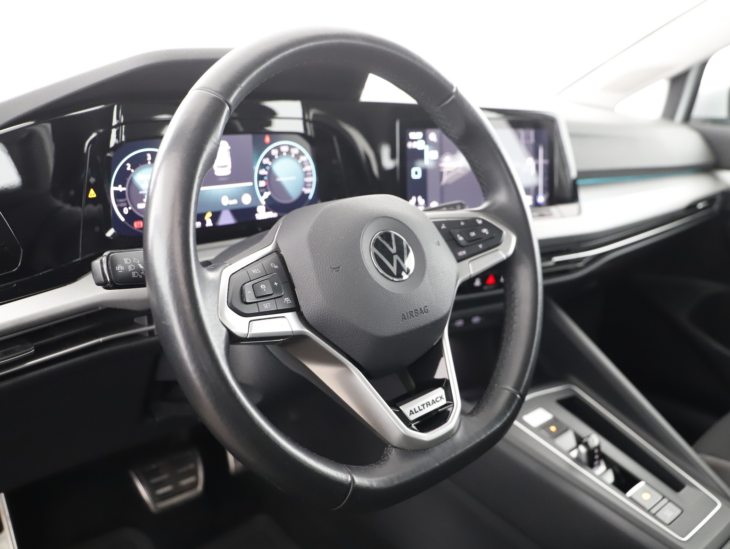 VW Golf VIII 2.0 TDI | Bild 4 von 21