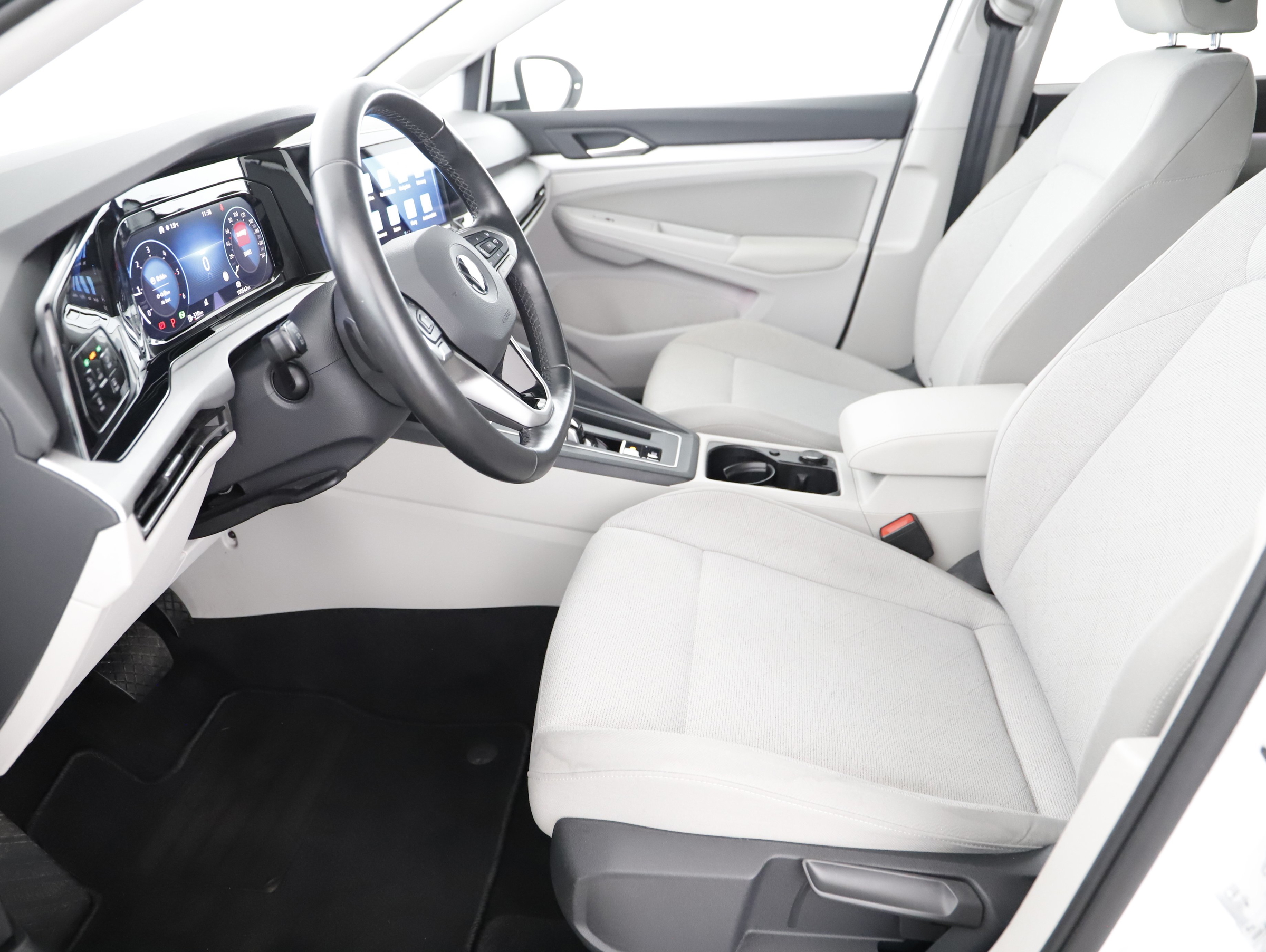 VW Golf VIII Variant 2.0 TDI Life | Bild 1 von 23