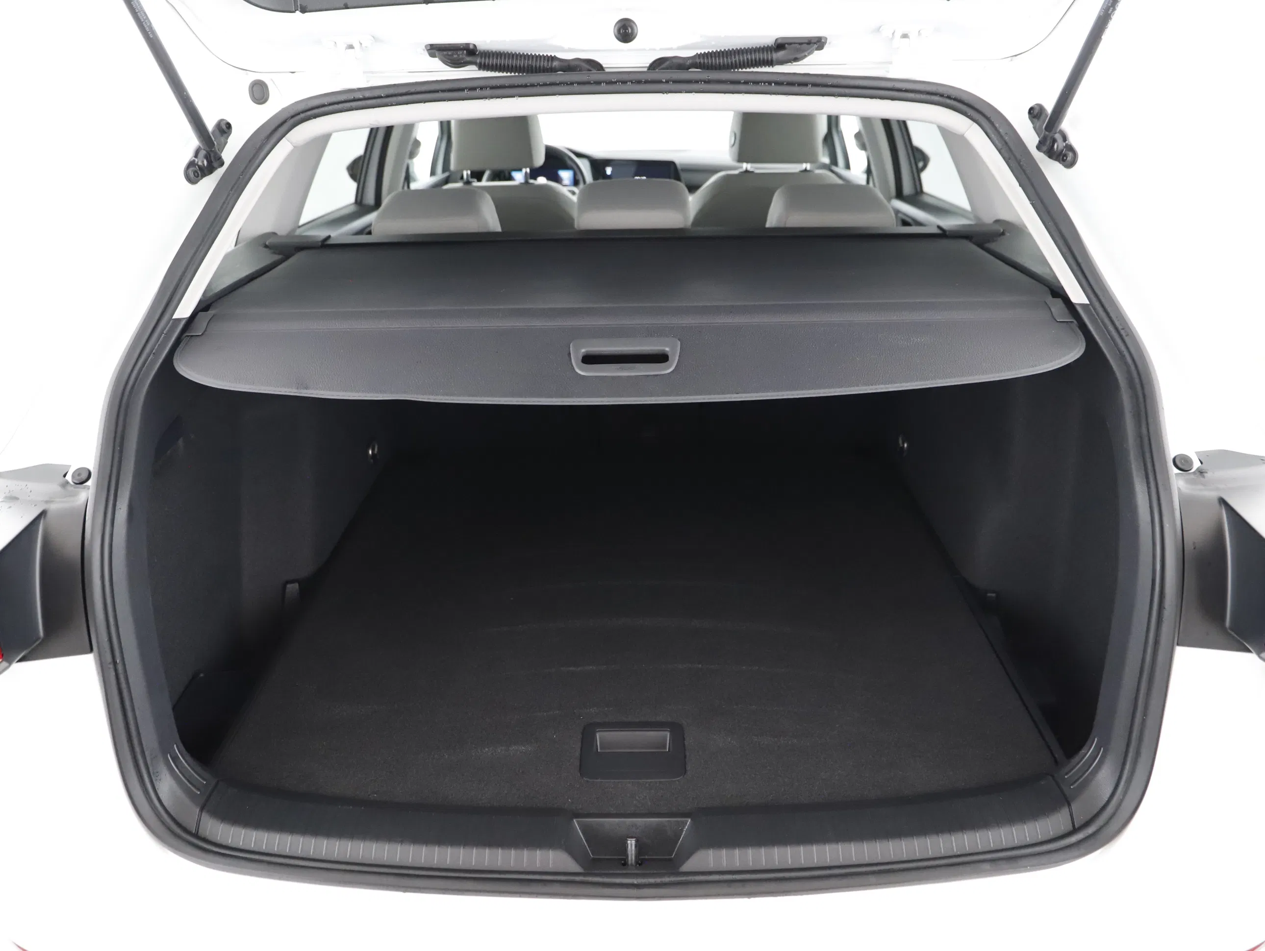 VW Golf VIII Variant 2.0 TDI Life | Bild 16 von 23