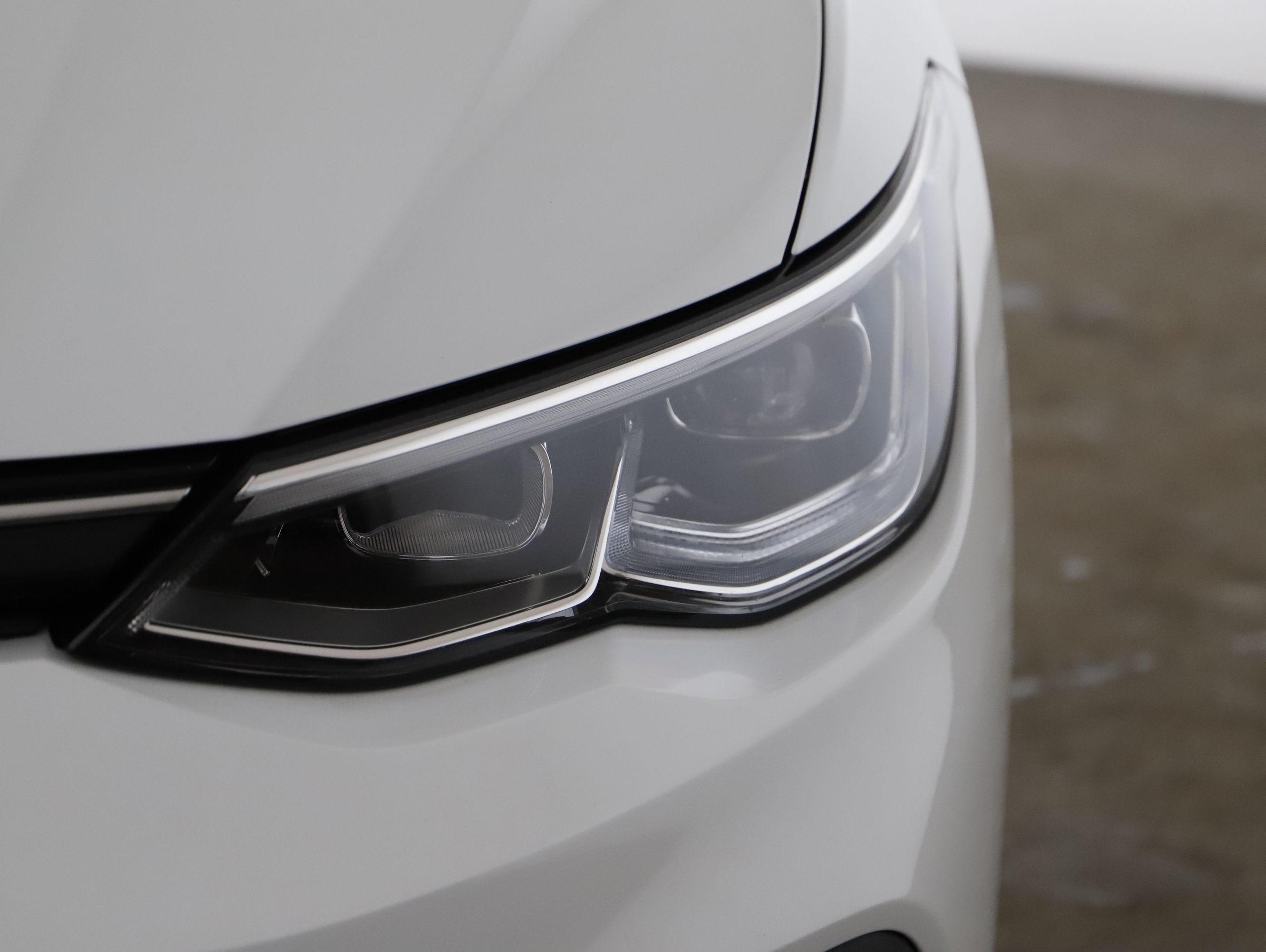VW Golf VIII Variant 2.0 TDI Life | Bild 21 von 23