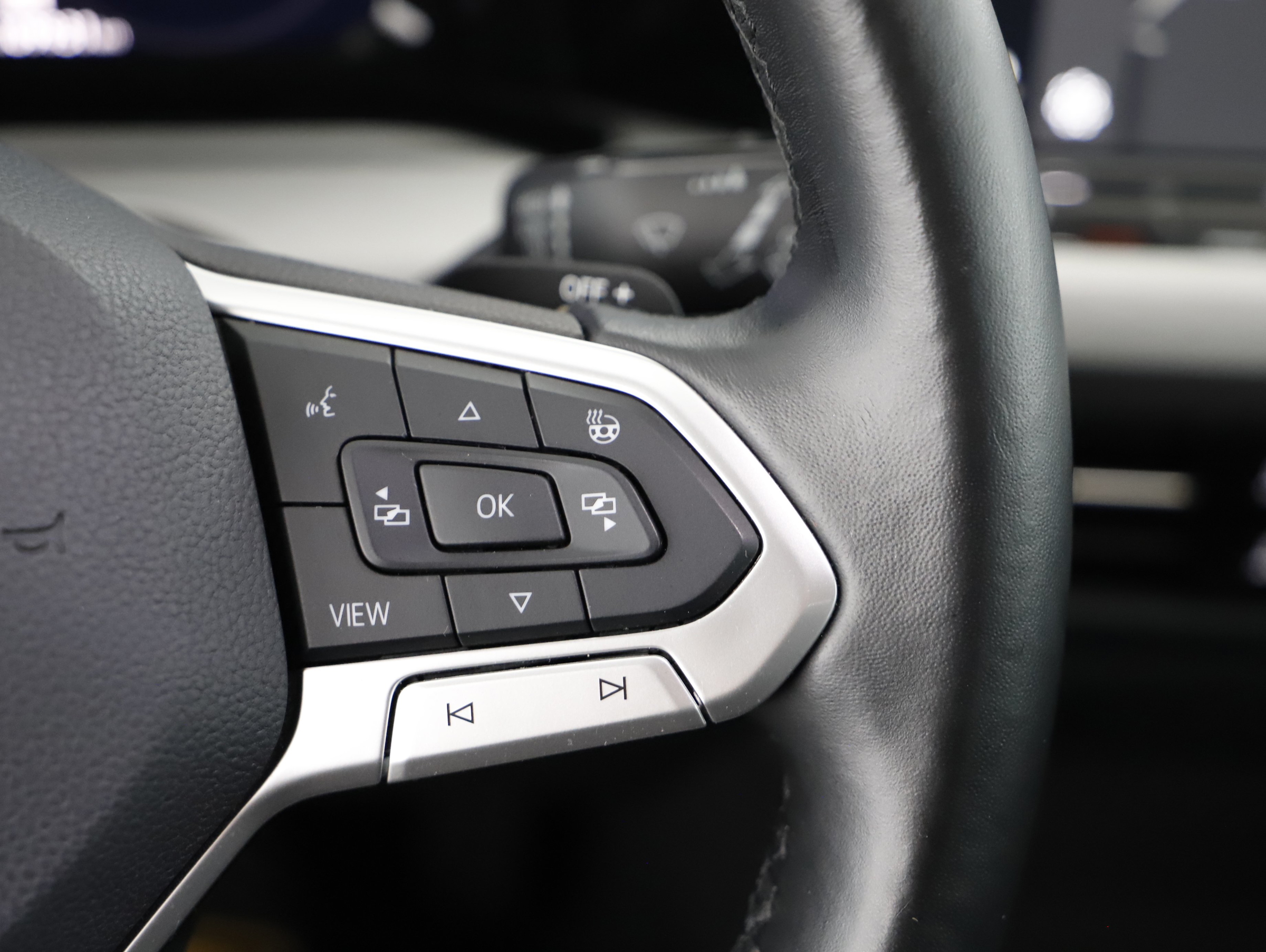 VW Golf Variant Life 2.0 TDI DSG | Bild 3 von 20