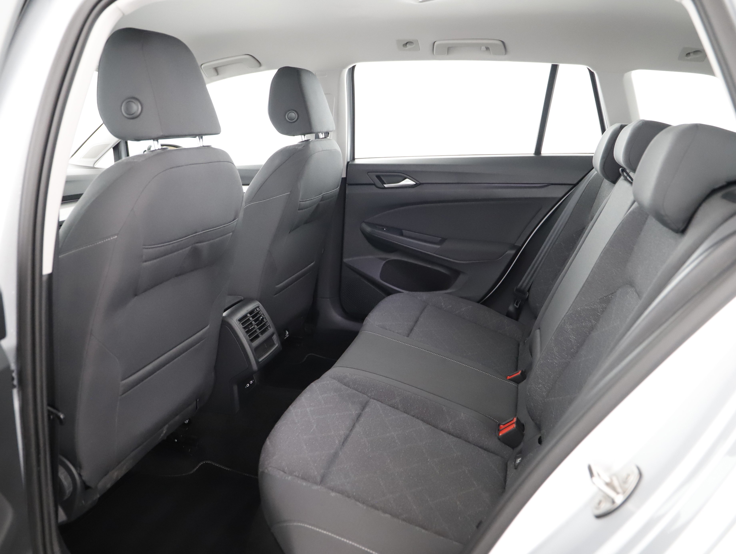 VW Golf Variant Life 2.0 TDI DSG | Bild 10 von 20