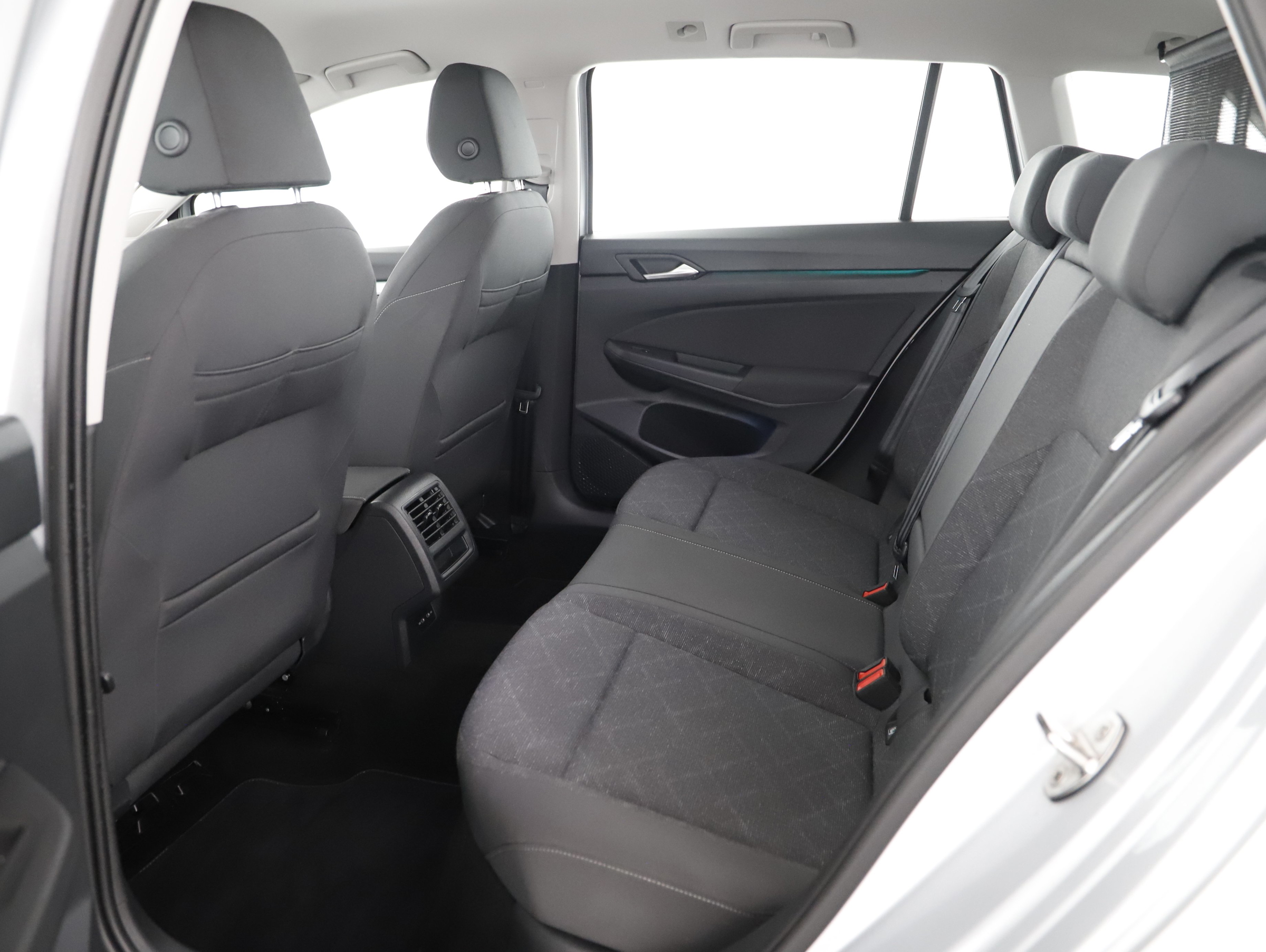 VW Golf VIII Variant 2.0 TDI Life | Bild 13 von 24