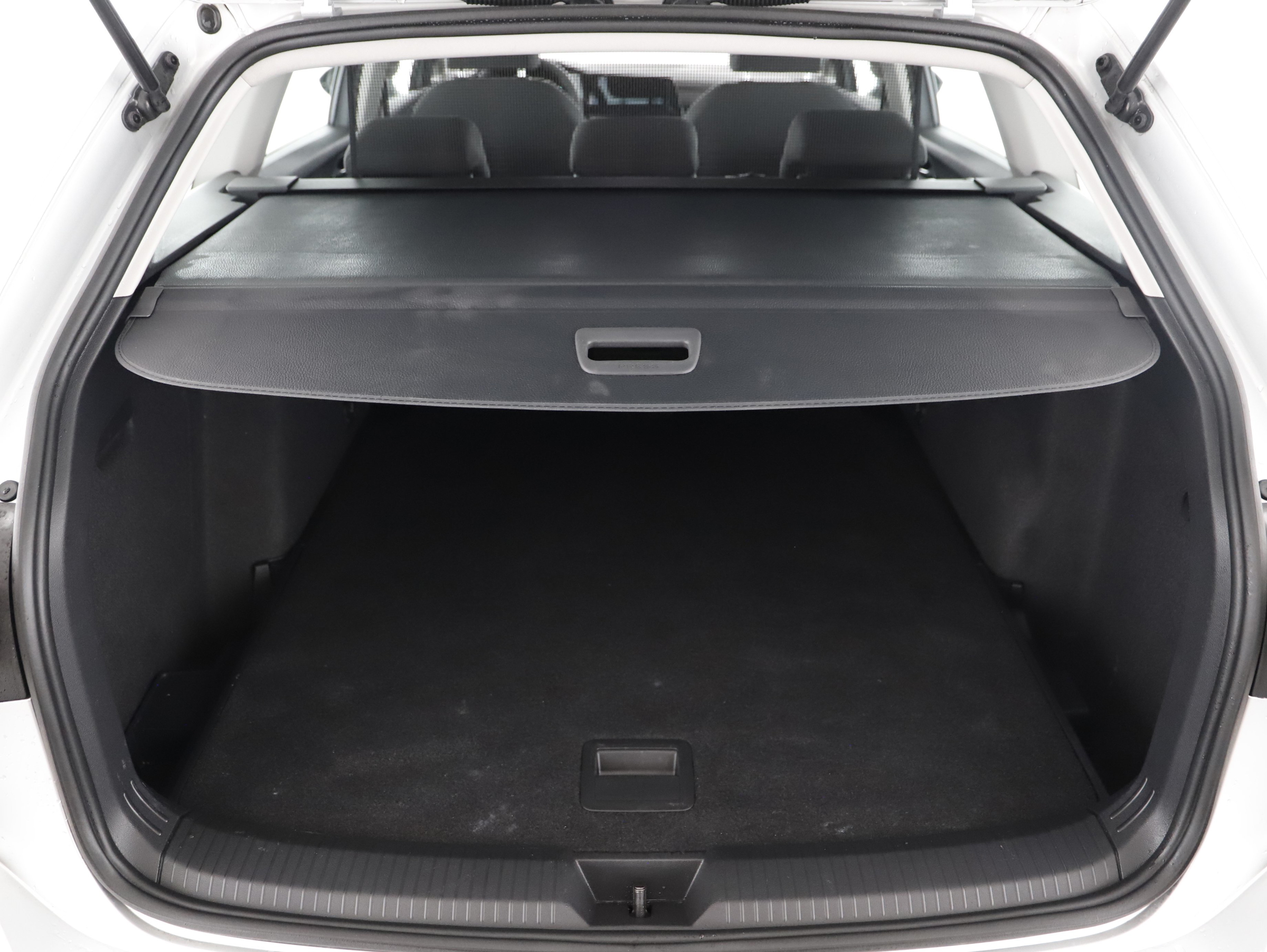 VW Golf VIII Variant 2.0 TDI Life | Bild 14 von 24