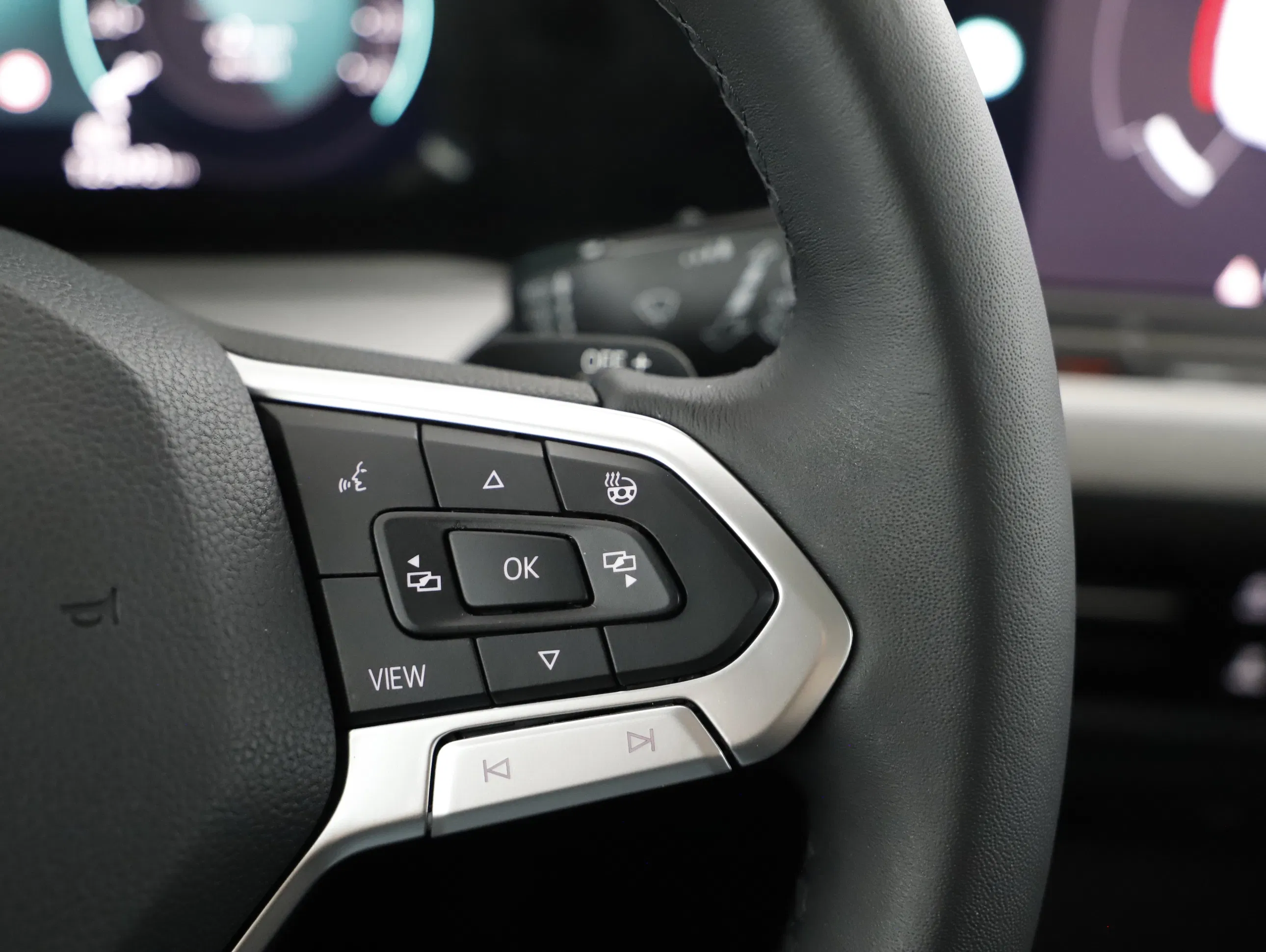 VW Golf VIII Variant 2.0 TDI Life | Bild 21 von 24