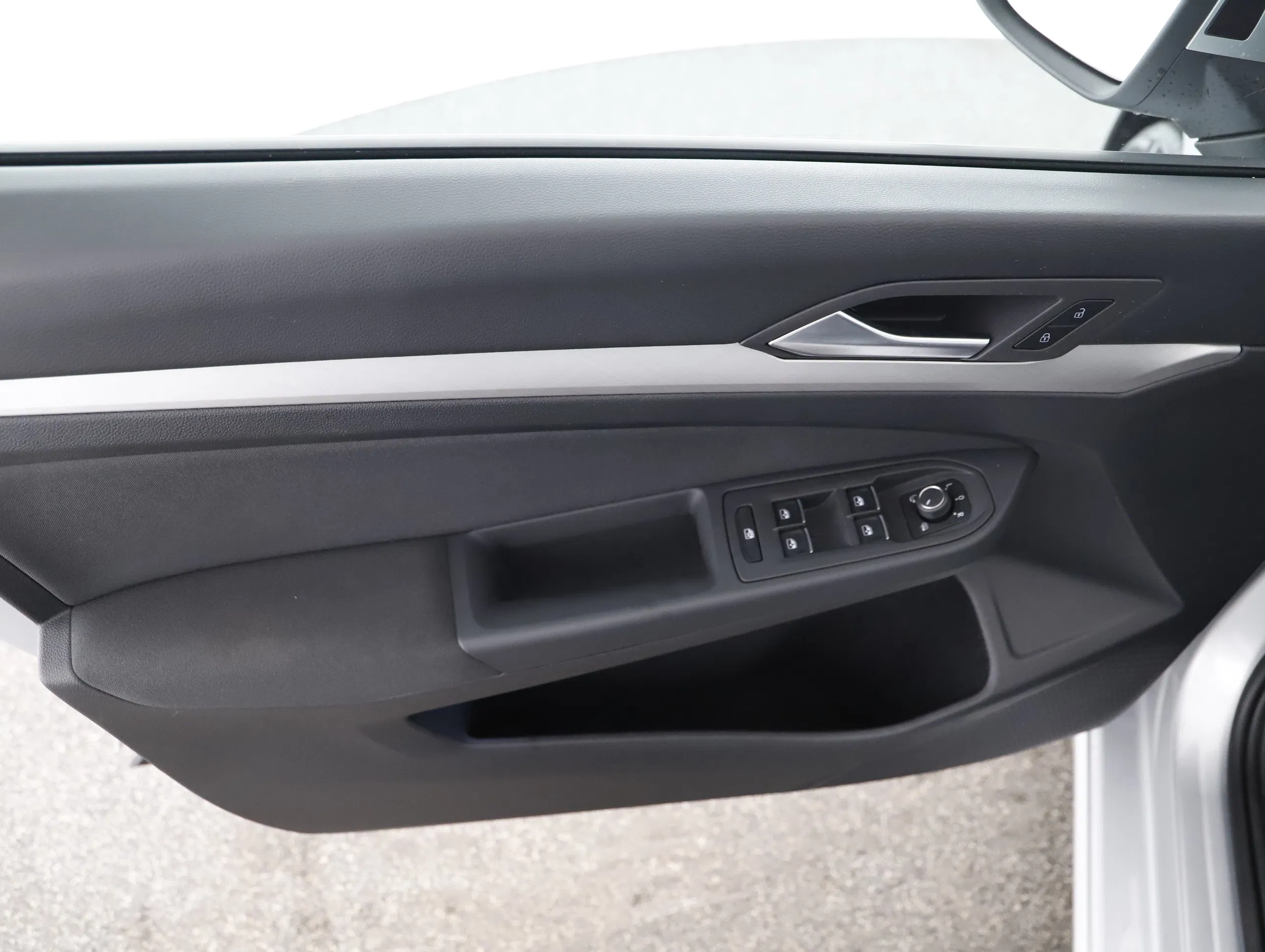 VW Golf VIII Variant 2.0 TDI Life | Bild 4 von 24