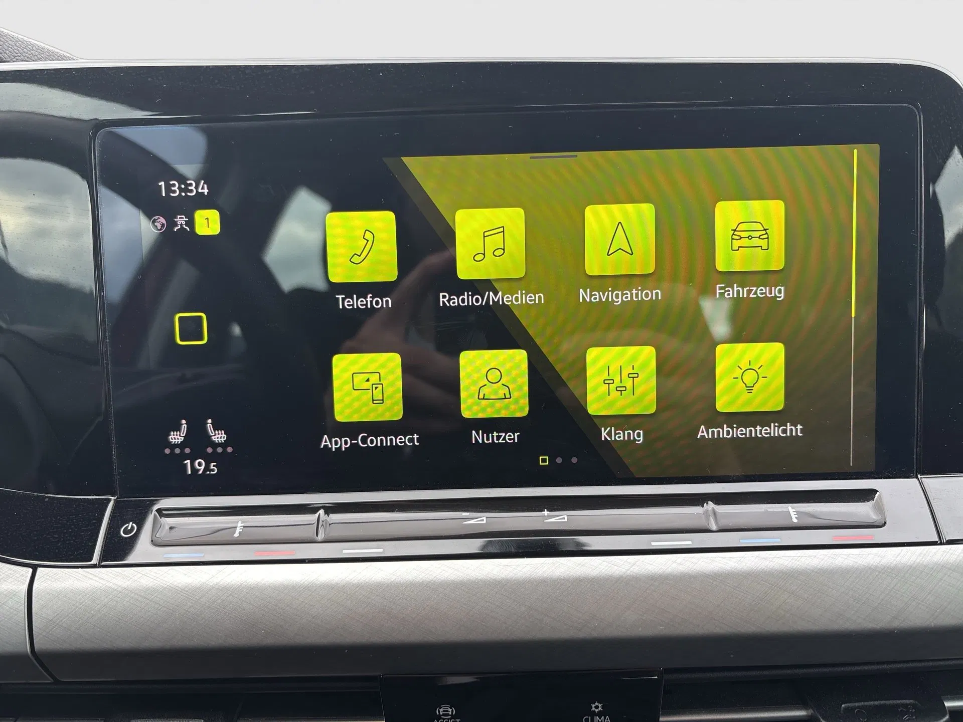 VW Golf VIII Variant 2.0 TDI Life | Bild 18 von 25