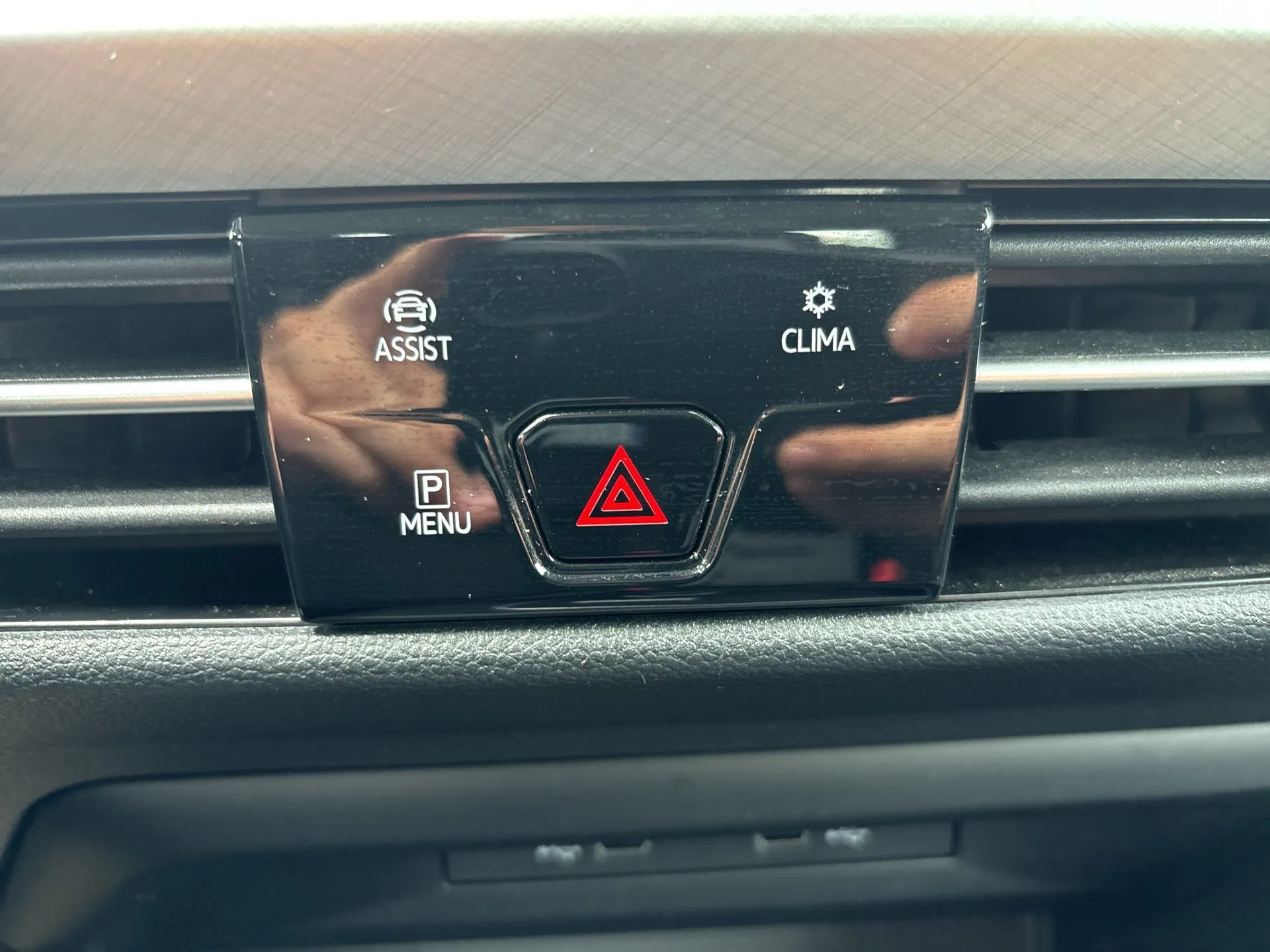 VW Golf VIII Variant 2.0 TDI Life | Bild 21 von 25