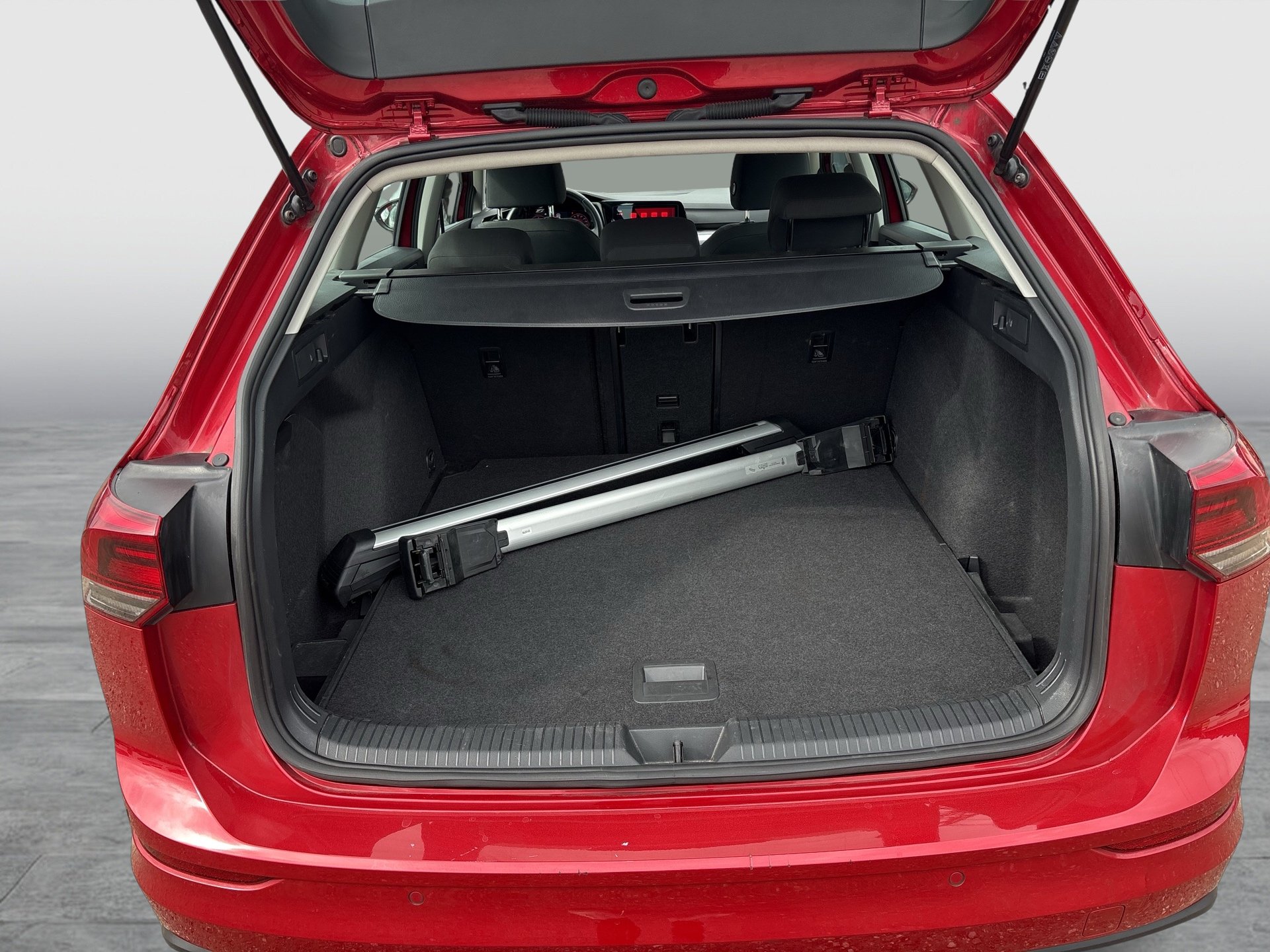 VW Golf VIII Variant 2.0 TDI Life | Bild 8 von 25