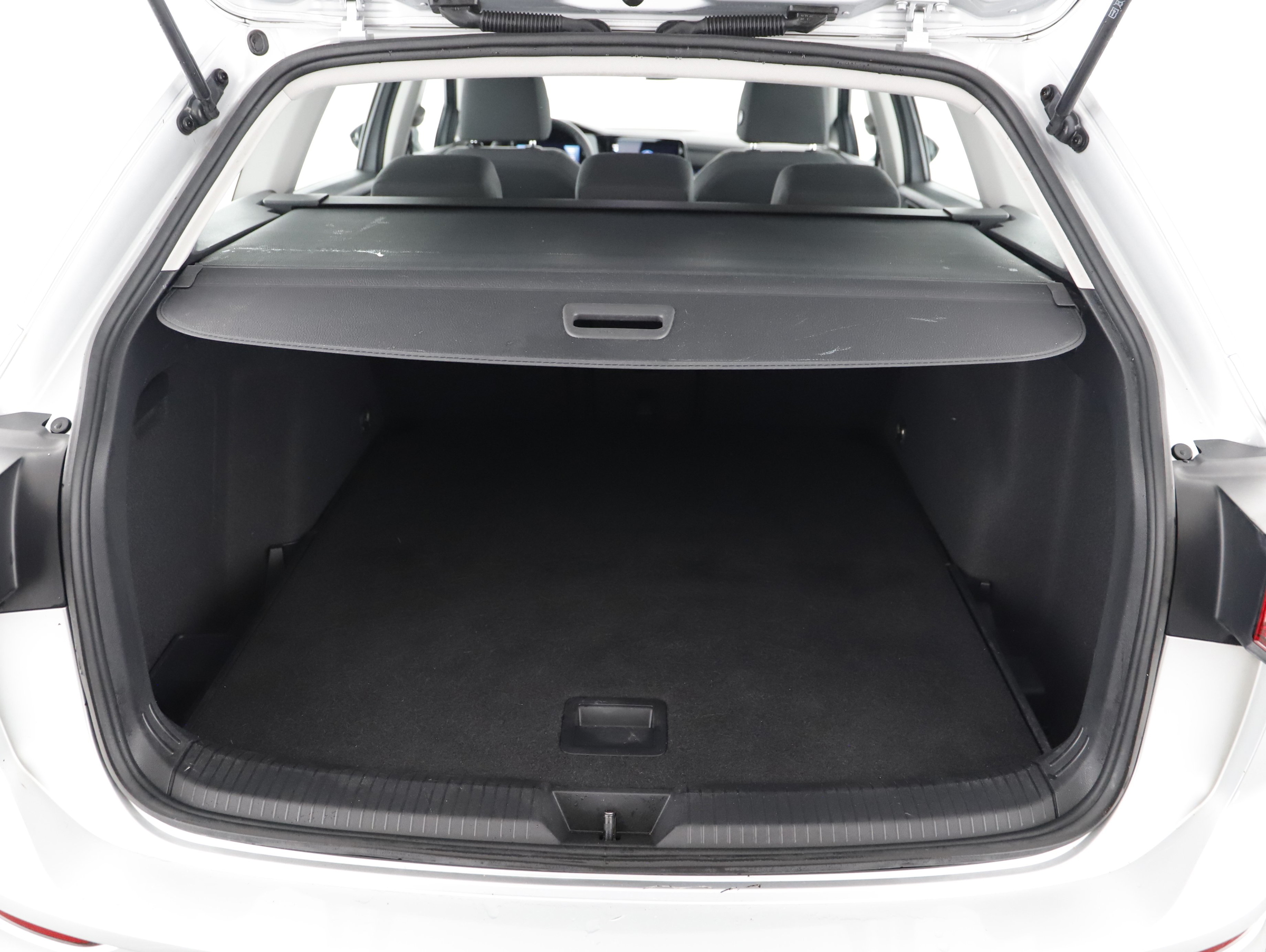 VW Golf VIII Variant 2.0 TDI Life | Bild 17 von 21