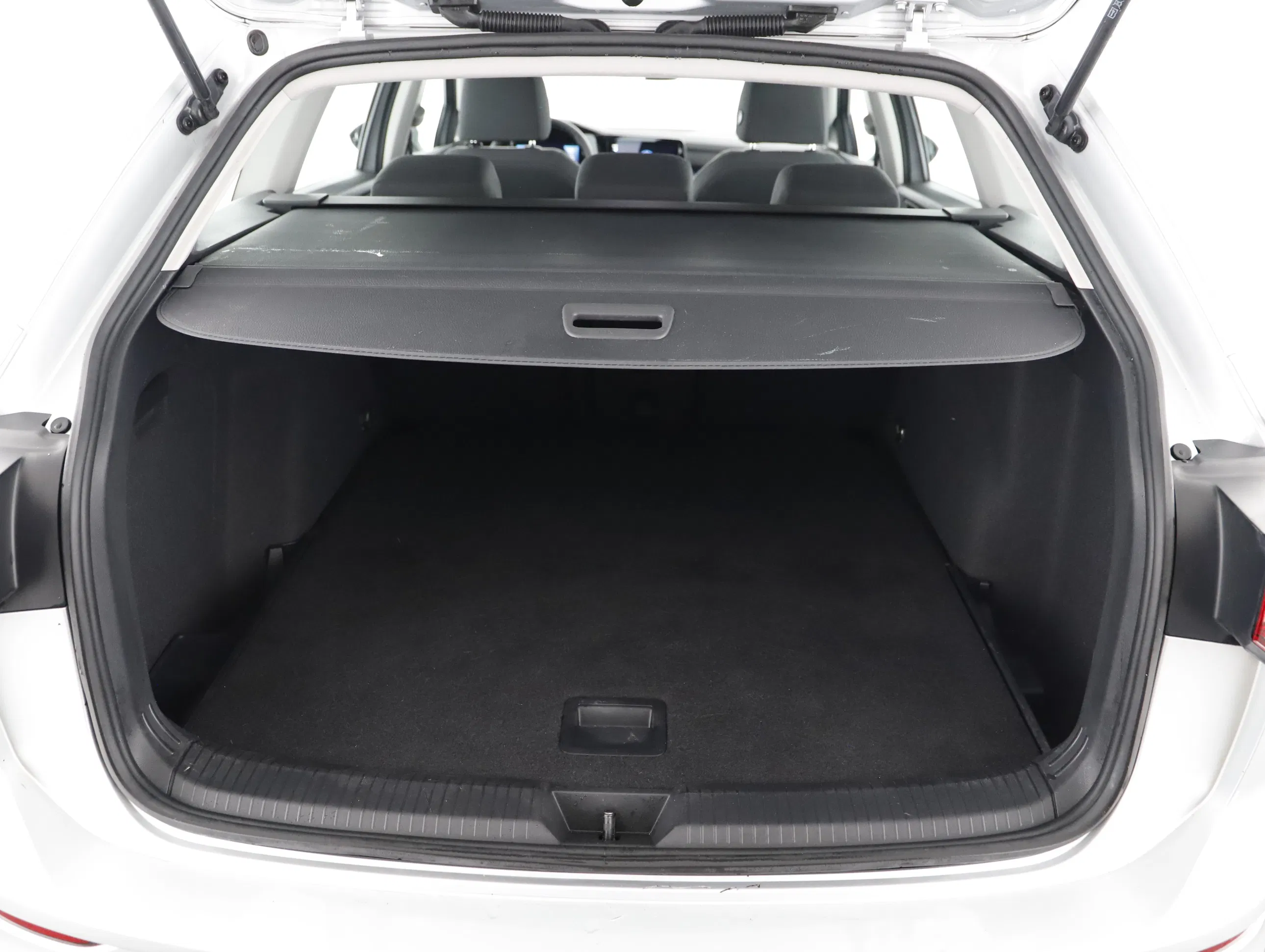 VW Golf VIII Variant 2.0 TDI Life | Bild 17 von 21