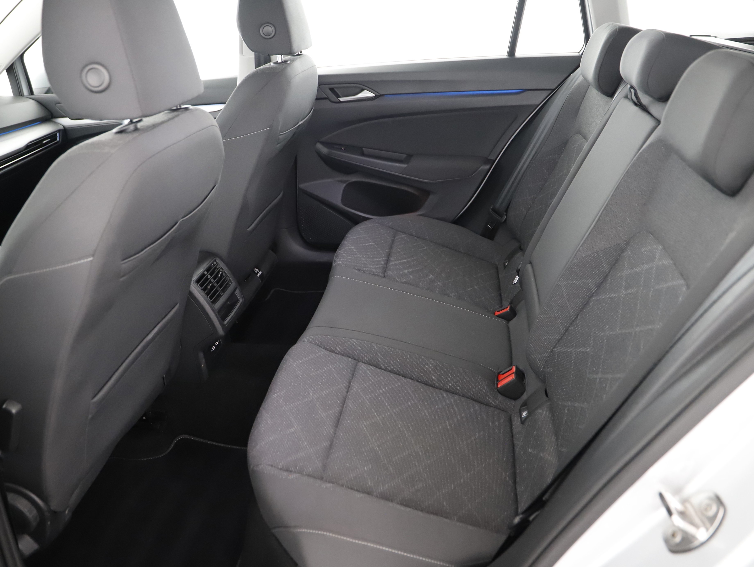 VW Golf VIII Variant 2.0 TDI Life | Bild 2 von 21