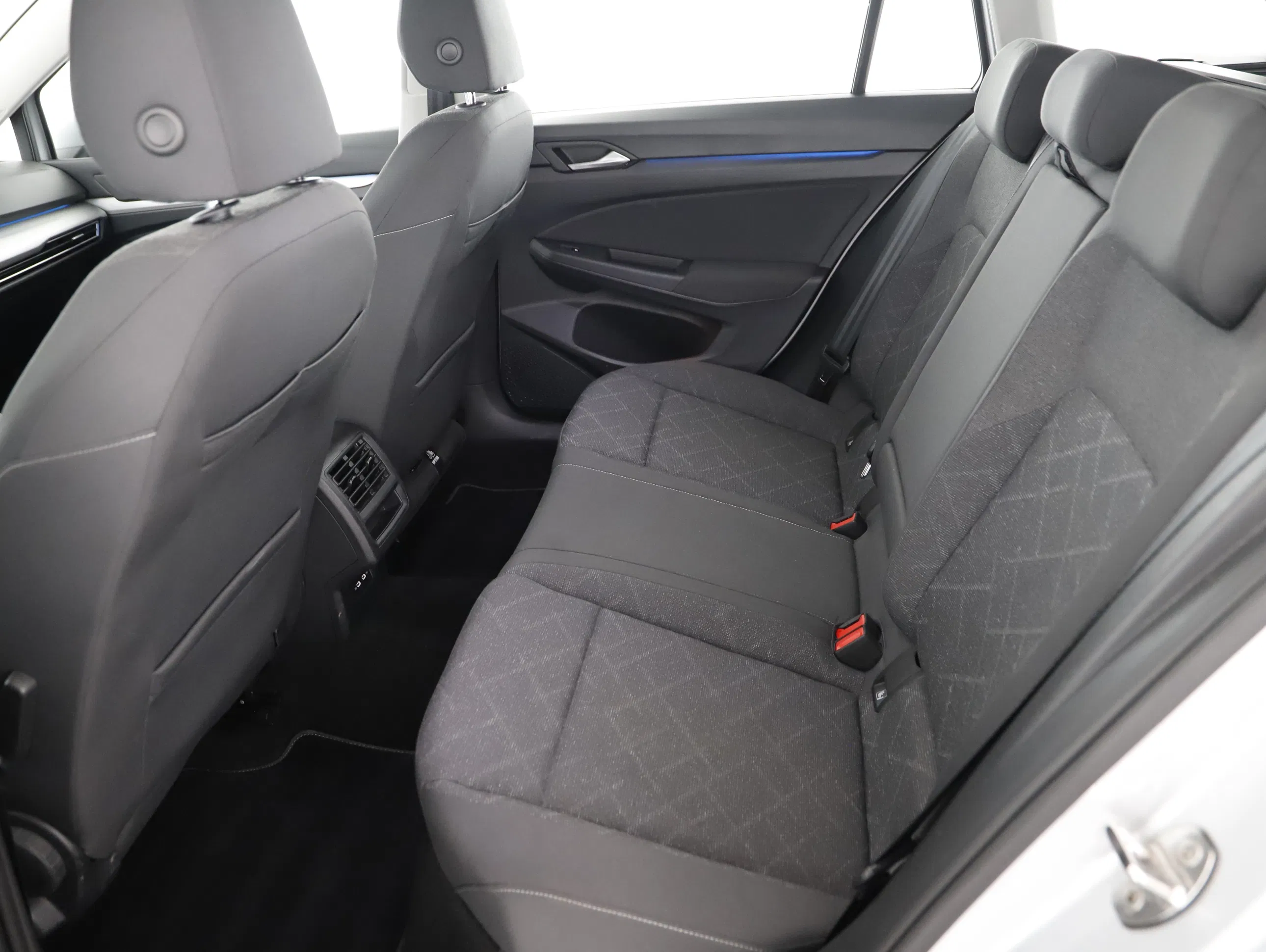 VW Golf VIII Variant 2.0 TDI Life | Bild 2 von 21