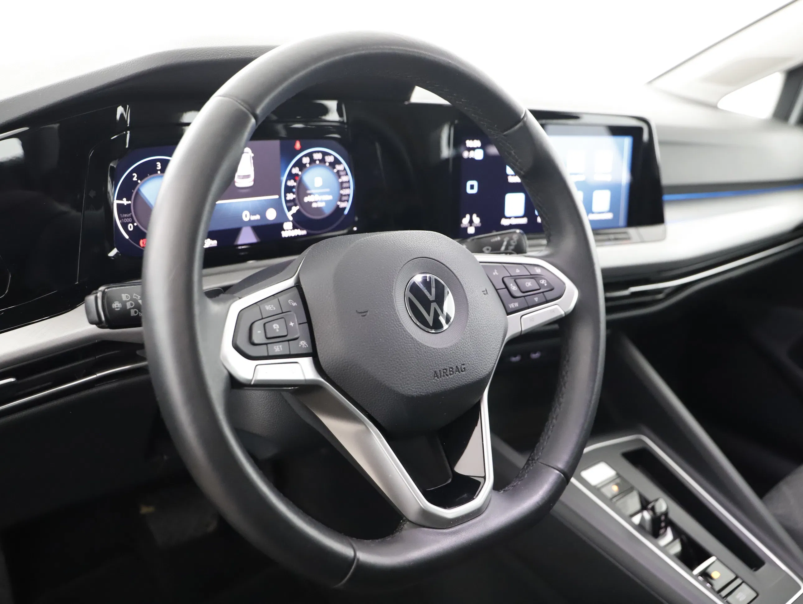 VW Golf VIII Variant 2.0 TDI Life | Bild 4 von 21