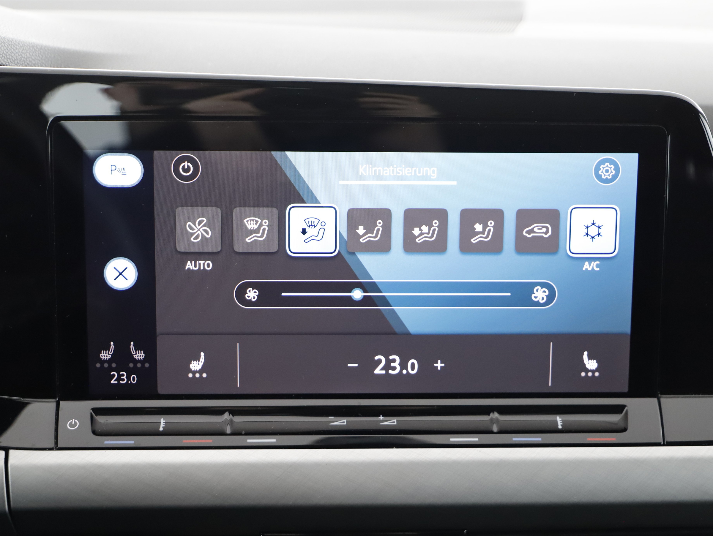 VW Golf VIII Var. 2.0 TDI Life | Bild 17 von 21