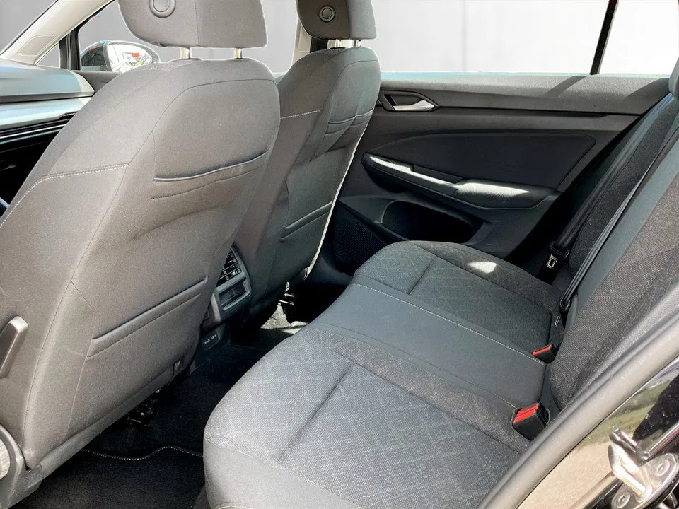 VW Golf VIII Var. 2.0 TDI Life | Bild 13 von 21