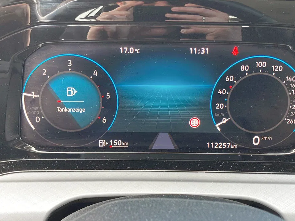 VW Golf VIII Var. 2.0 TDI Life | Bild 17 von 21
