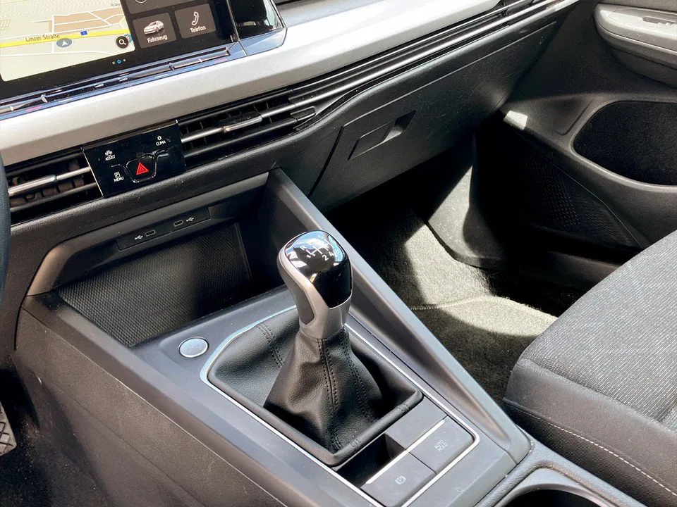VW Golf VIII Var. 2.0 TDI Life | Bild 20 von 21
