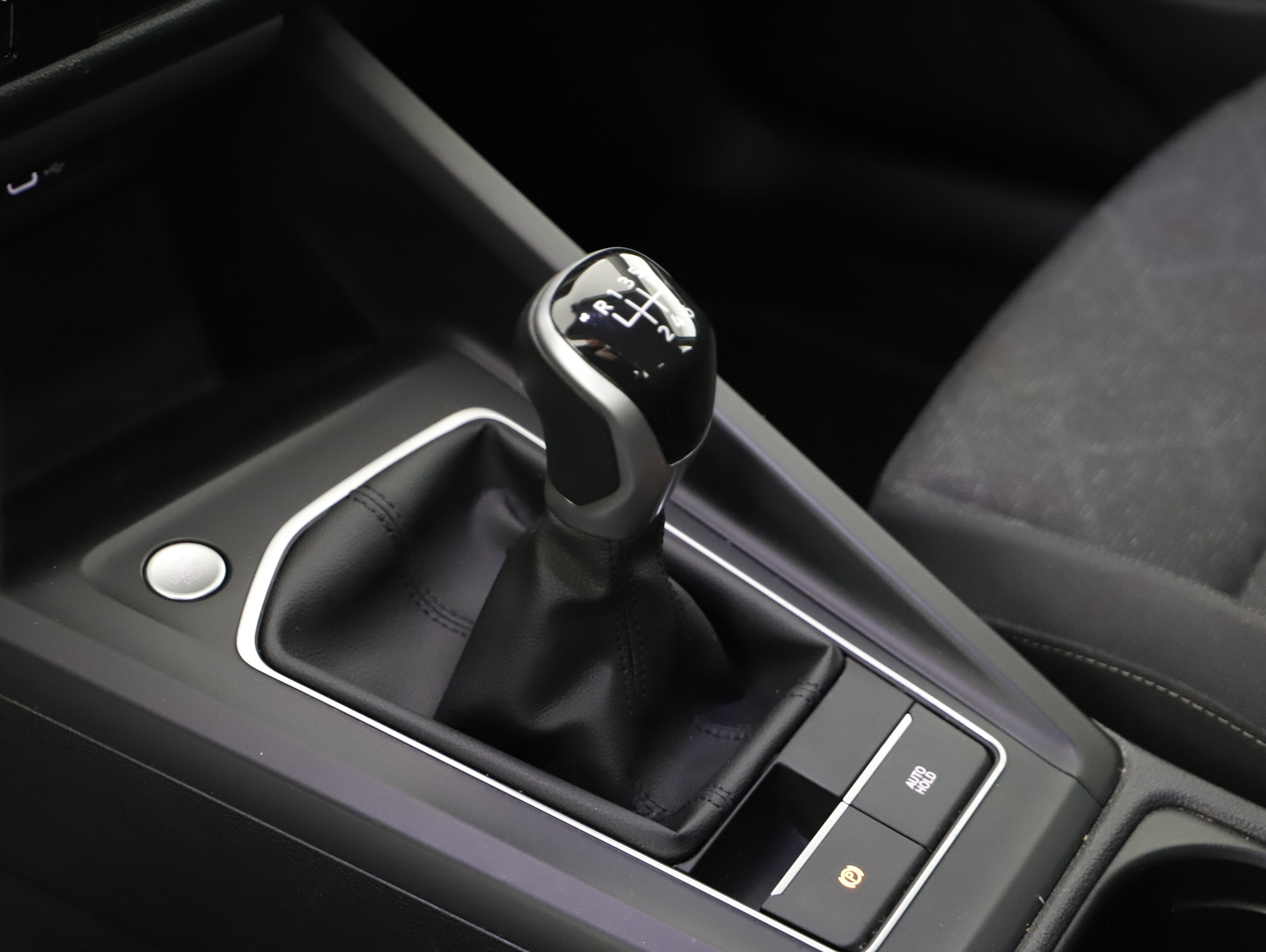 VW Golf VIII Var. 2.0 TDI Life | Bild 13 von 21