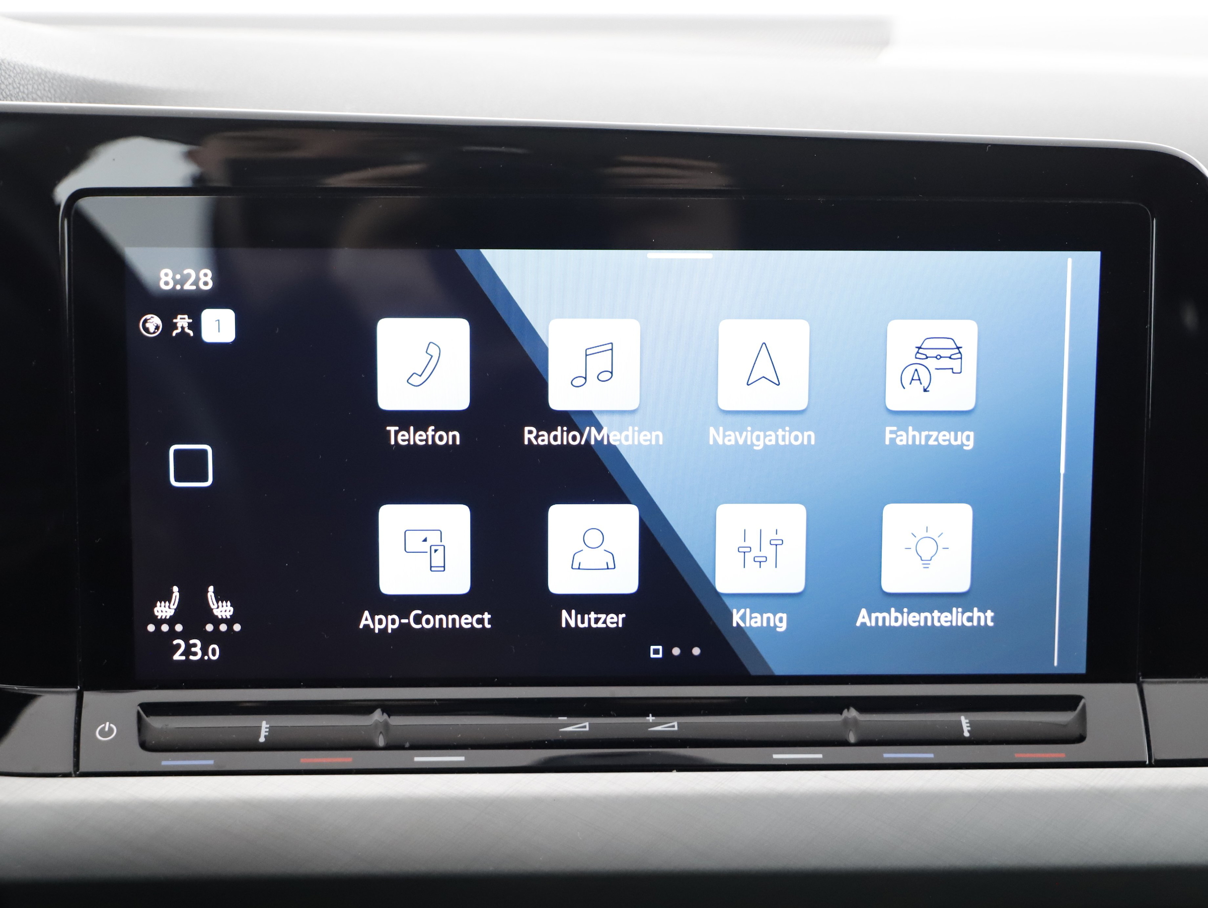 VW Golf VIII Var. 2.0 TDI Life | Bild 14 von 21